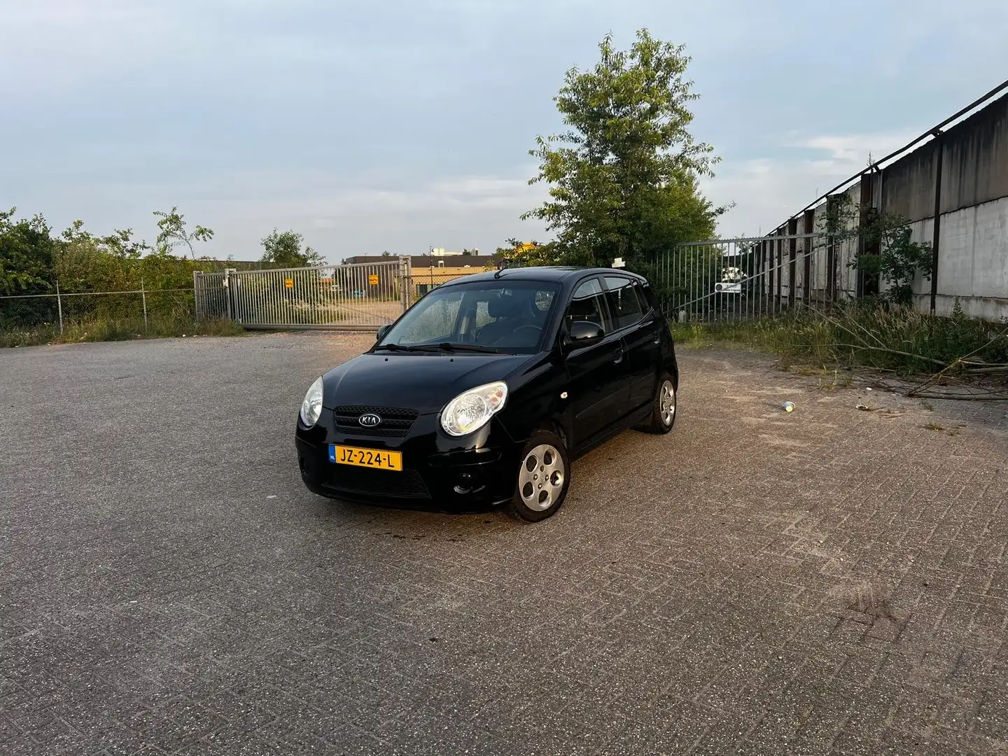 Kia Picanto Picanto 1.1 Fifteen Zwart - 2
