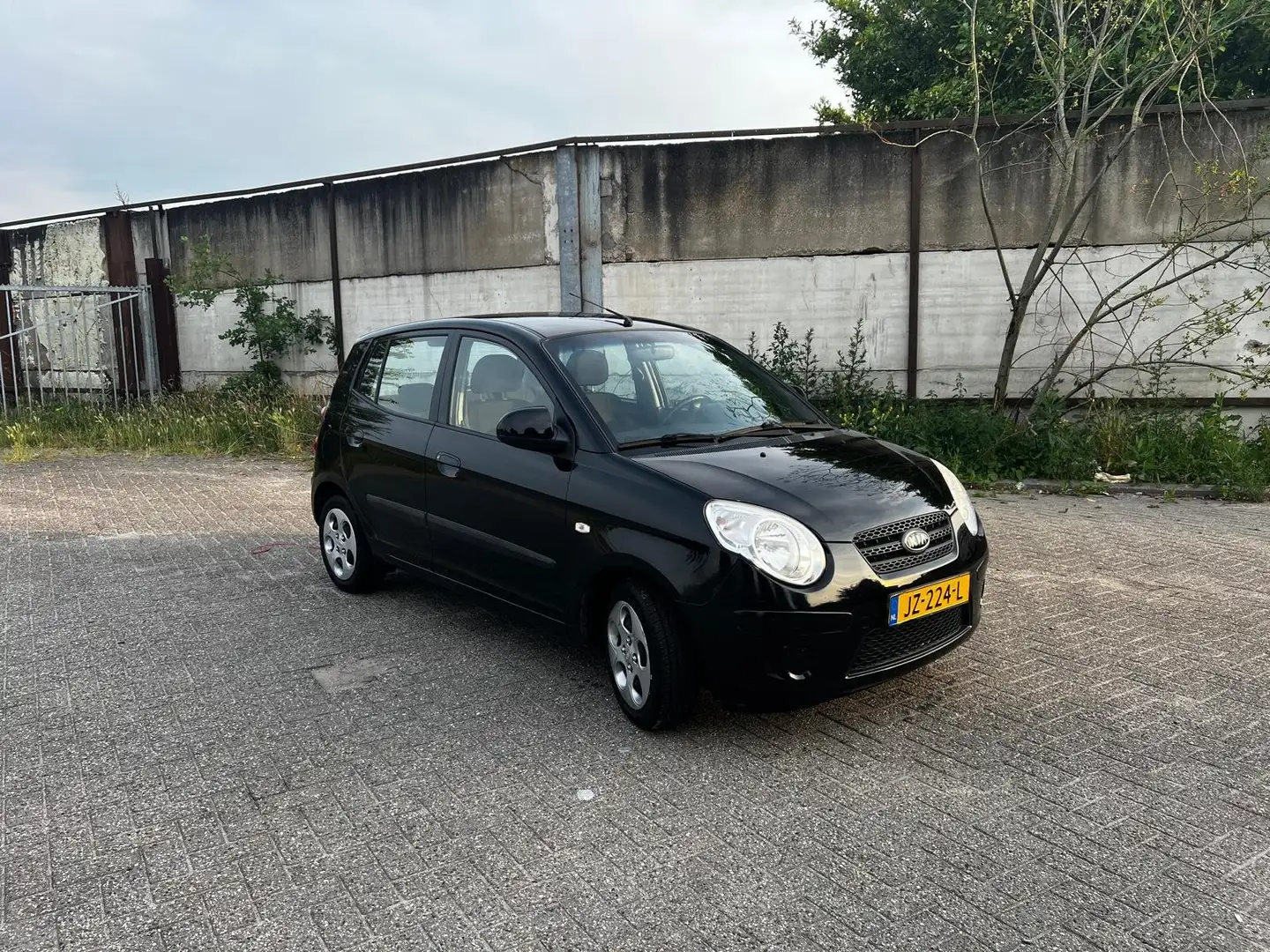 Kia Picanto Picanto 1.1 Fifteen Zwart - 1