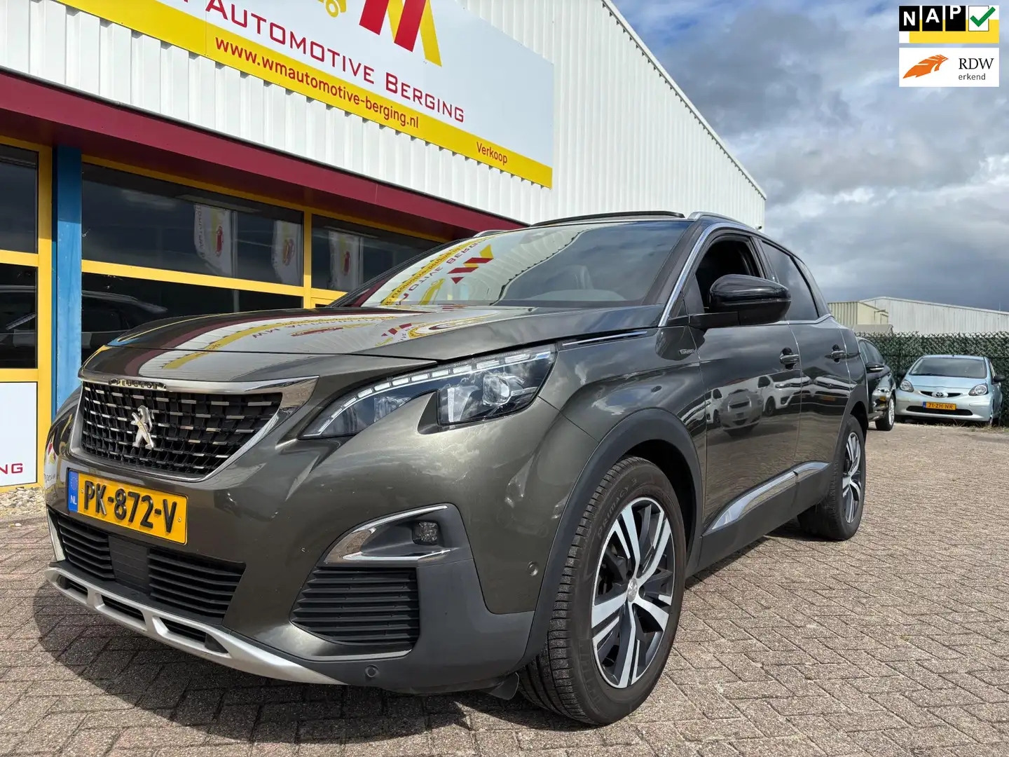 Peugeot 3008 1.6 e-GT Line AUTOMAAT PANARAMADAK Grijs - 1