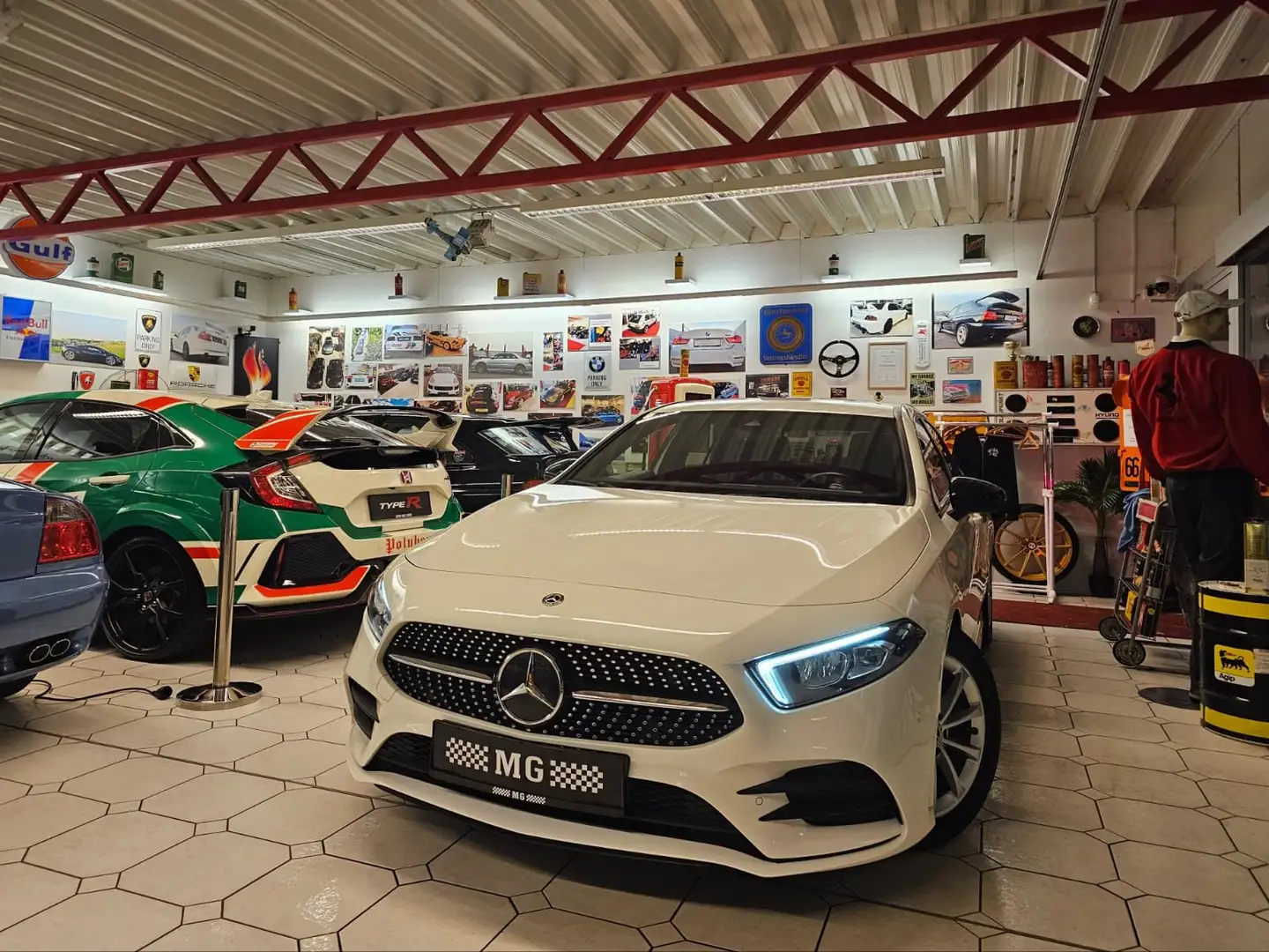 Mercedes-Benz A 180 A 180  AMG-Line Weiß - 2