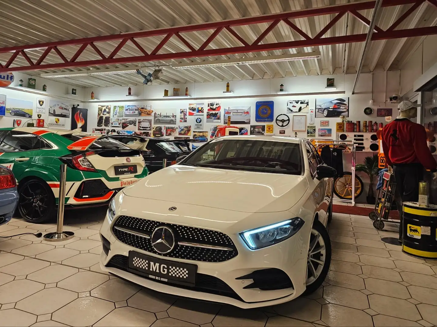 Mercedes-Benz A 180 A 180  AMG-Line Weiß - 1