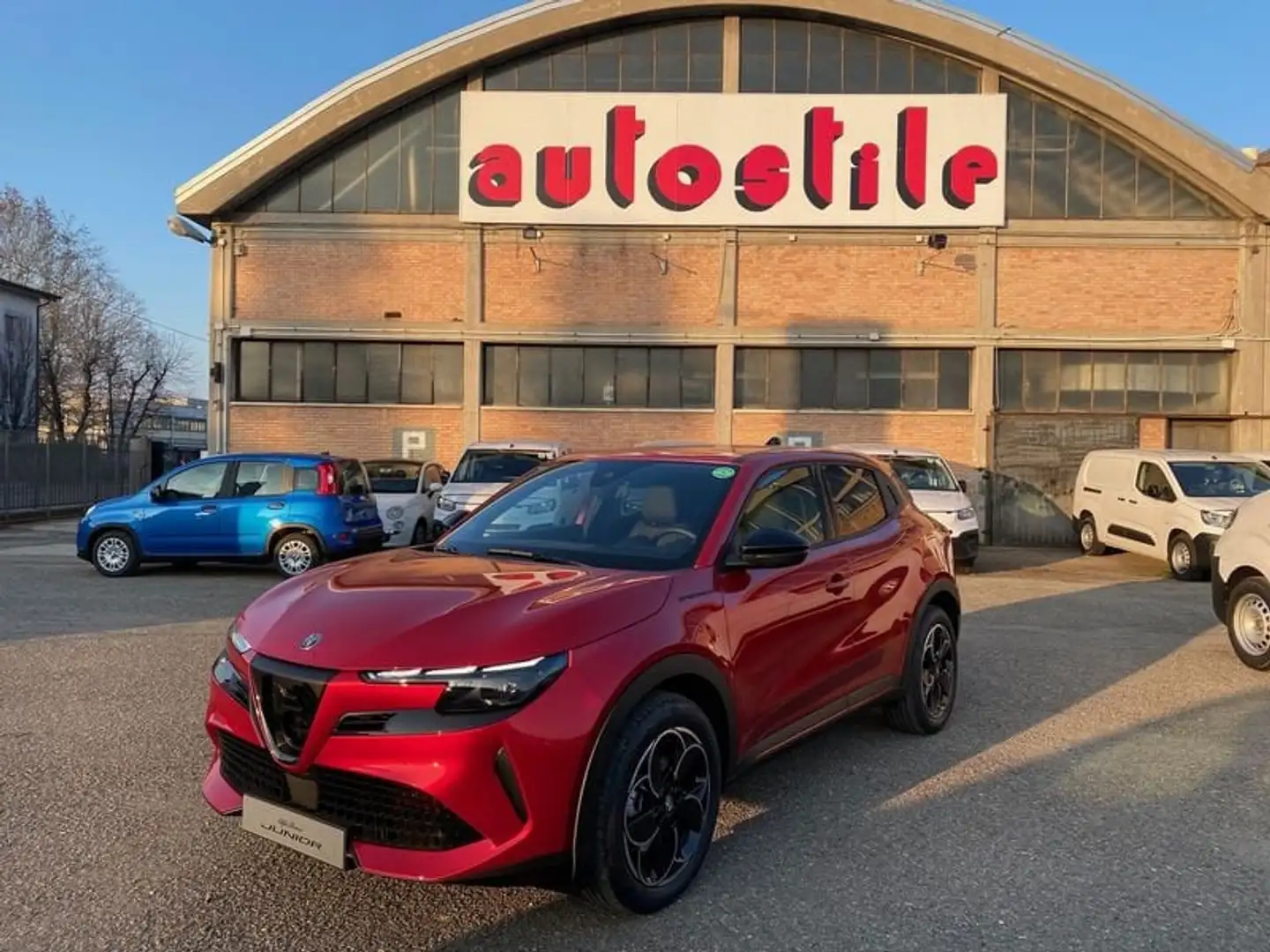 Alfa Romeo Junior 156 CV BEV Speciale NO VINCOLI DI FINANZIAMENTO Bianco - 1