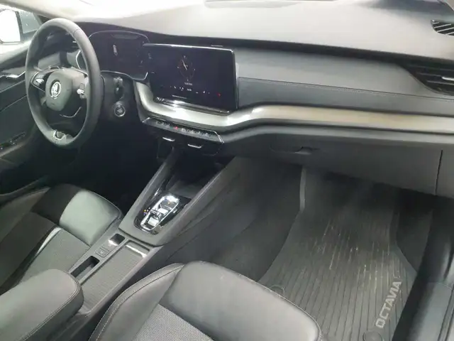 Skoda Octavia view 9
