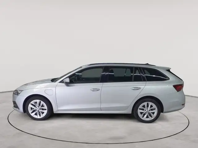 Skoda Octavia view 6