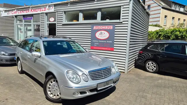 Mercedes-Benz E 320