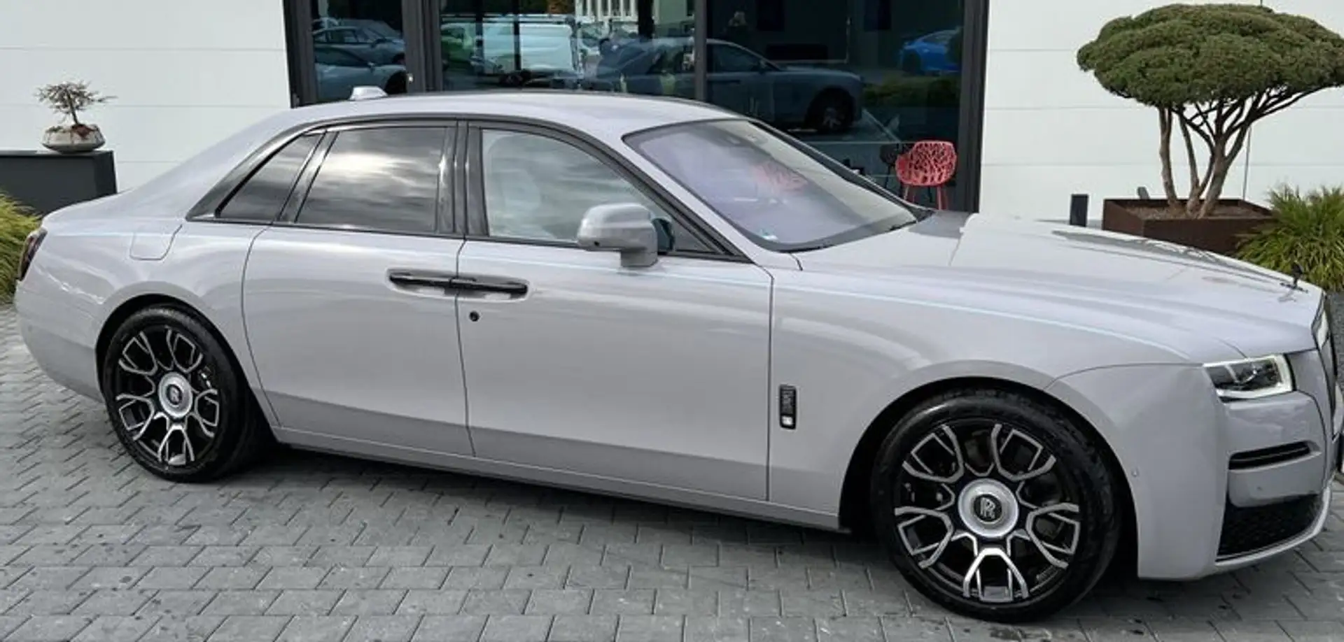 Rolls-Royce Ghost 6.6 V12 Grey - 2