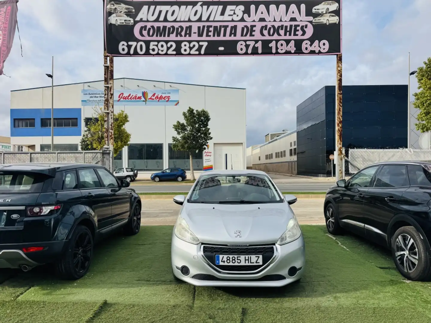 Peugeot 208 1.4 VTi Active Grau - 2