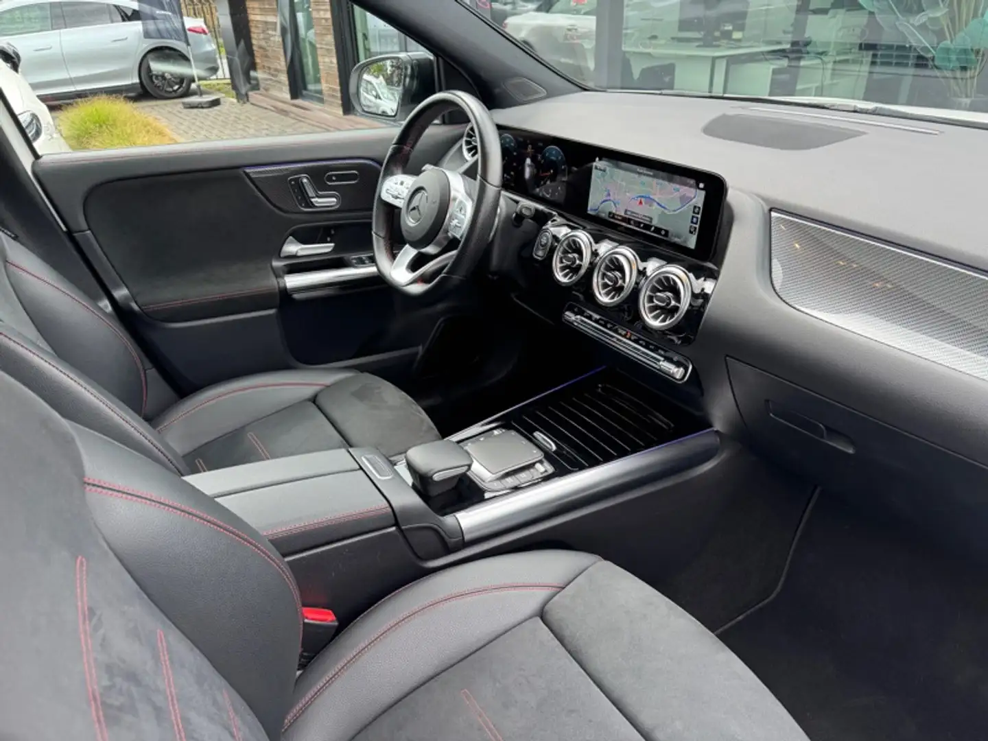 Mercedes-Benz GLA 180 180 AMG LINE Blanc - 2