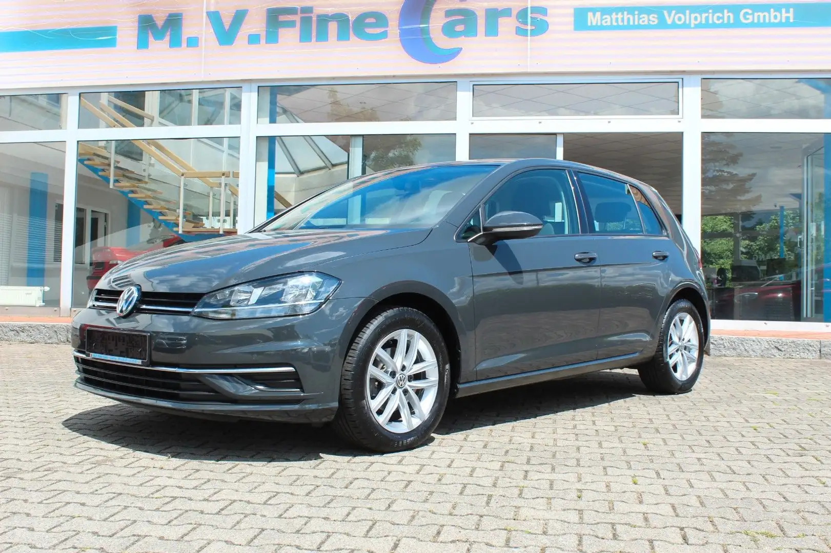 Volkswagen Golf 1.0 TSI DSG Comfortline Grau - 1