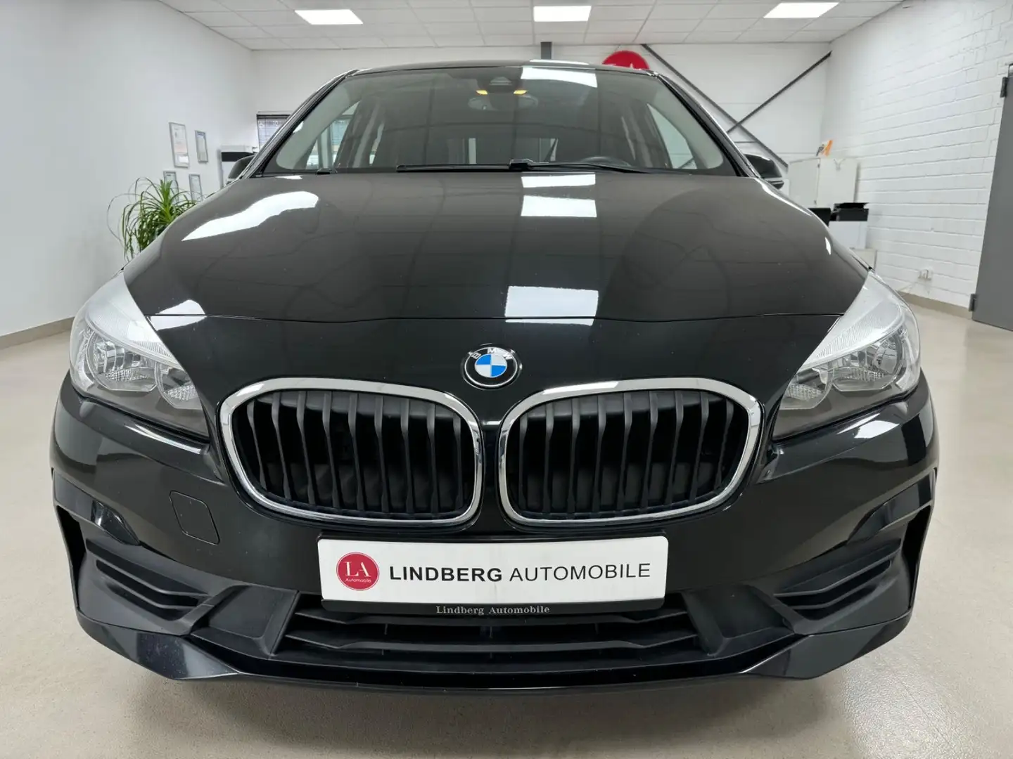 BMW 218 Active Tourer 218 i Advantage*AC*PDC*STZHZ*LMF* Schwarz - 2