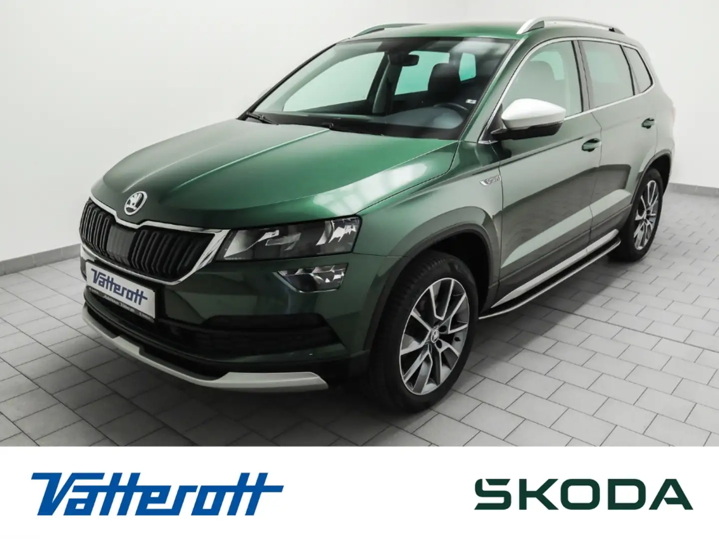 Skoda Karoq 2.0 TDI DSG 4x4 Scout AHK Navi Groen - 1