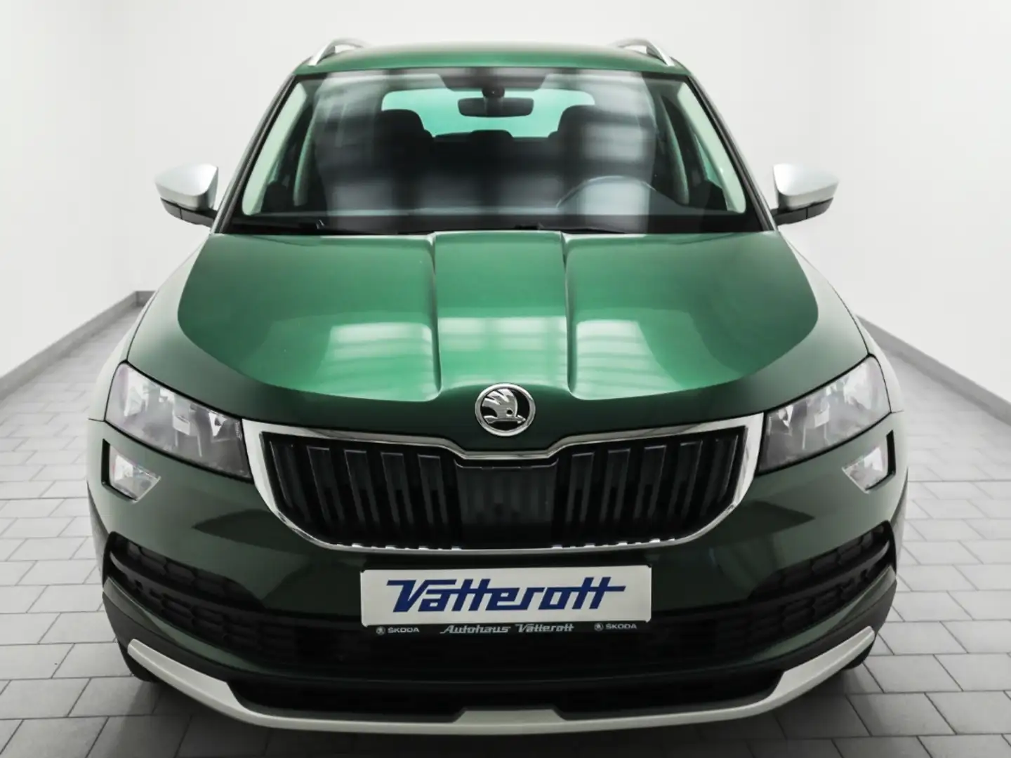 Skoda Karoq 2.0 TDI DSG 4x4 Scout AHK Navi Groen - 2
