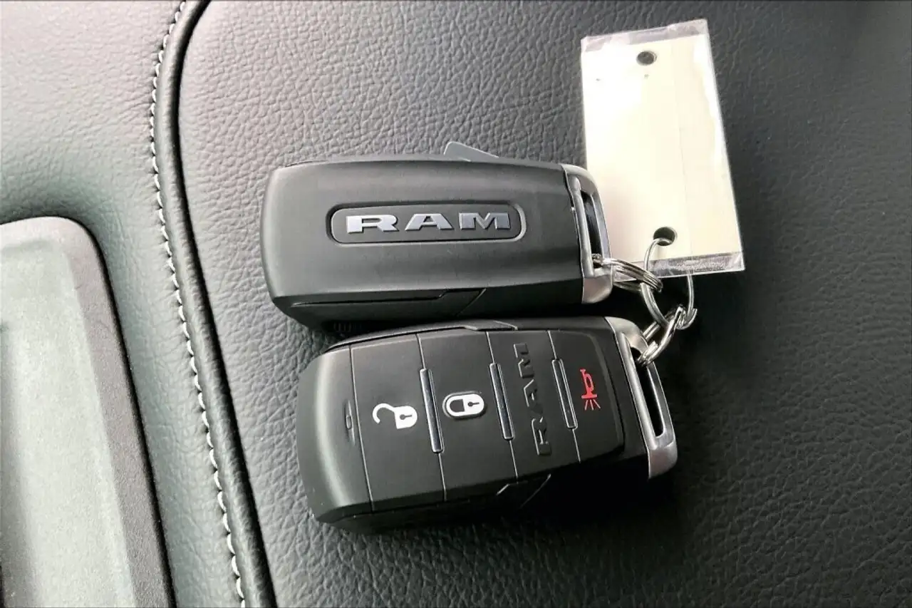 RAM 2500 снимка RAM 2500