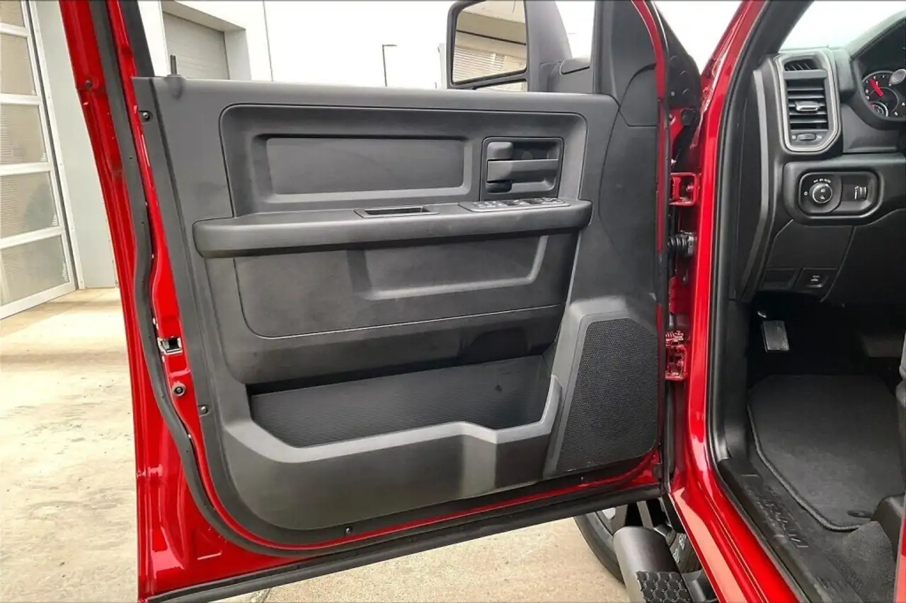 RAM 2500 снимка RAM 2500