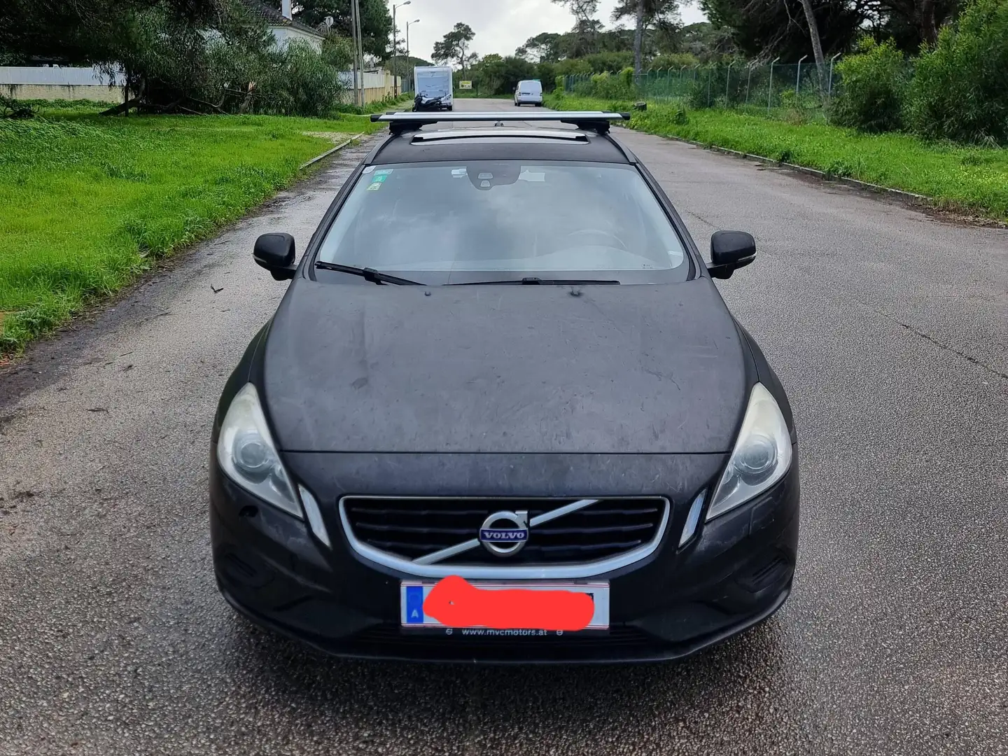 Volvo V60 V60 T6 R-Design Geartronic Schwarz - 2