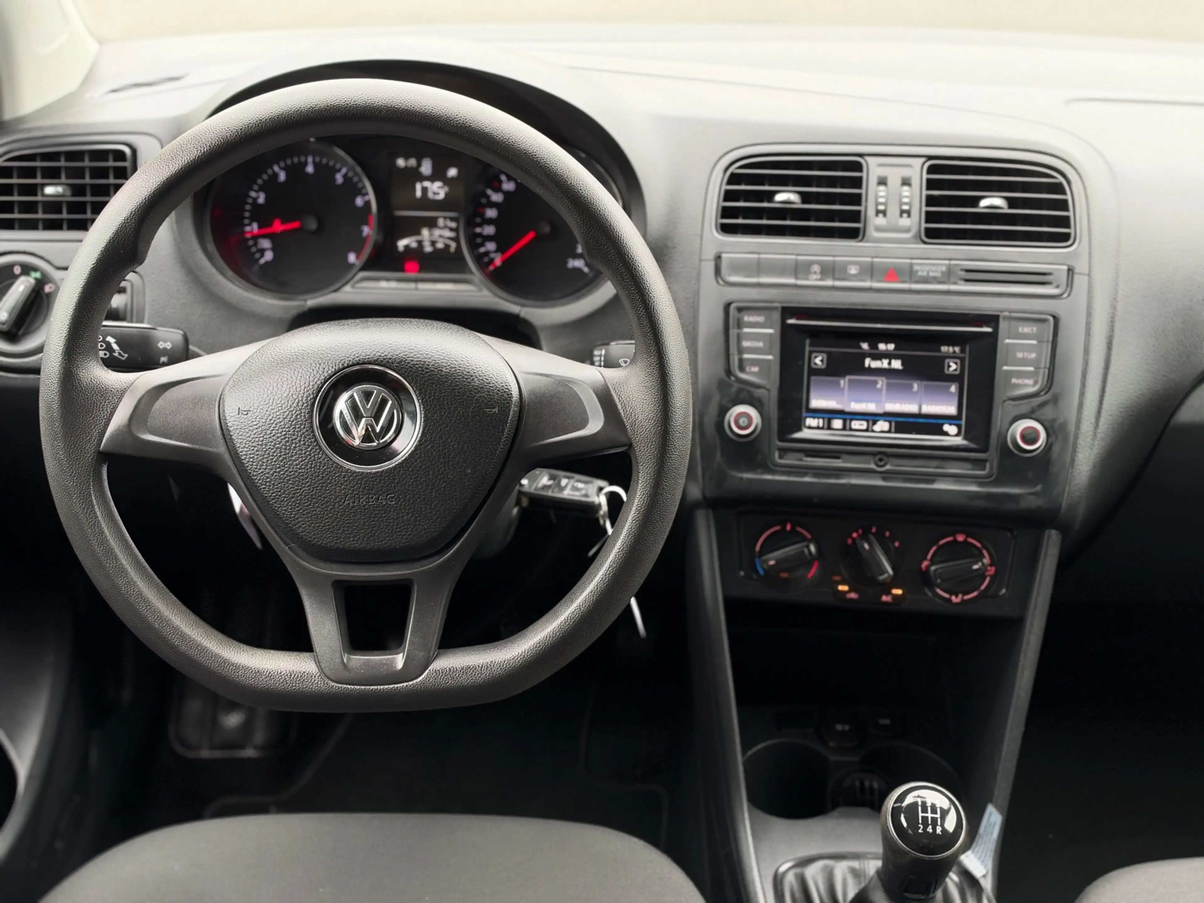 Volkswagen Polo 1.0 Trendline|Airco|El Ramen|5Deurs|APK — photo 16
