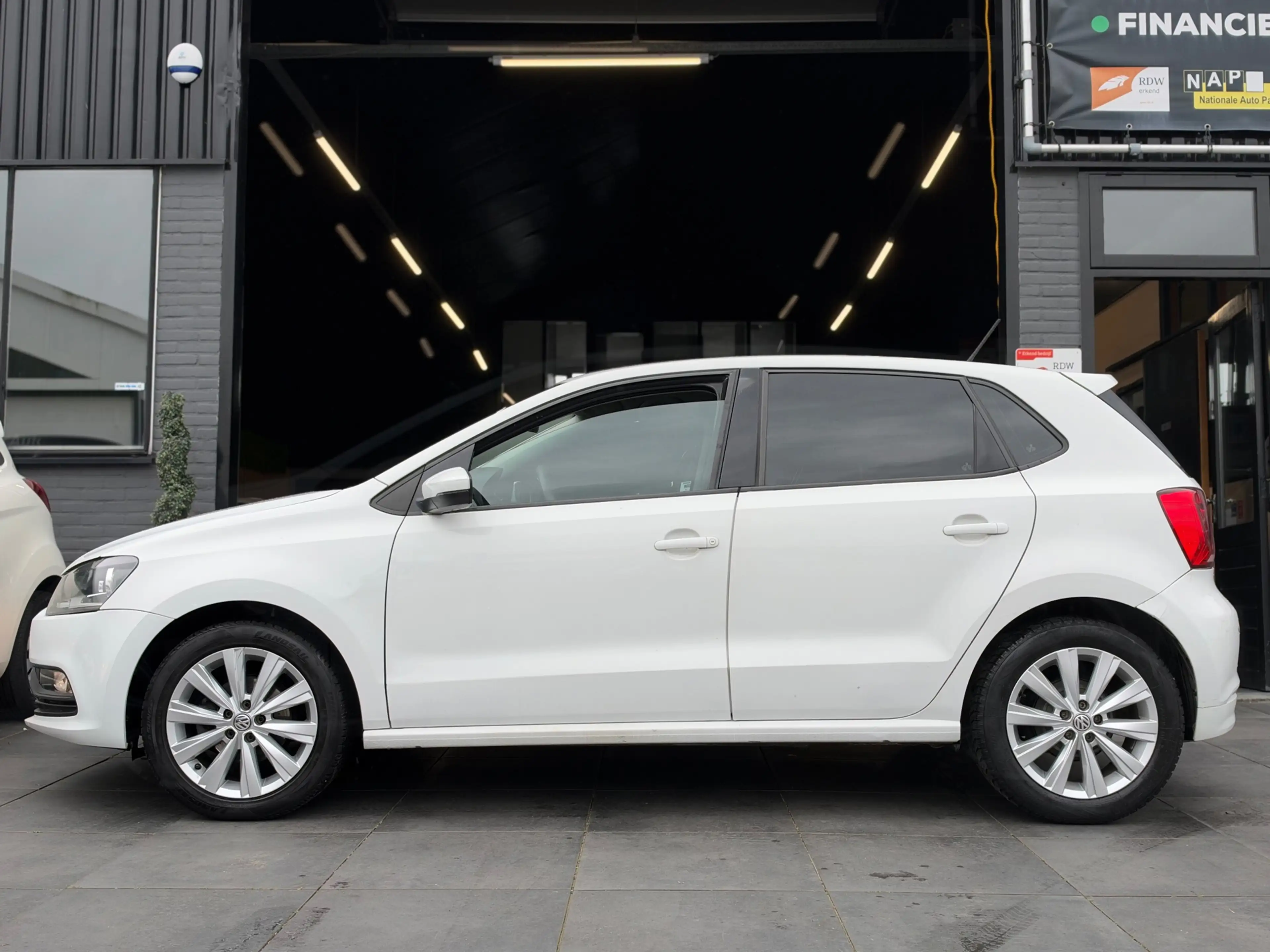 Volkswagen Polo 1.0 Trendline|Airco|El Ramen|5Deurs|APK — photo 13