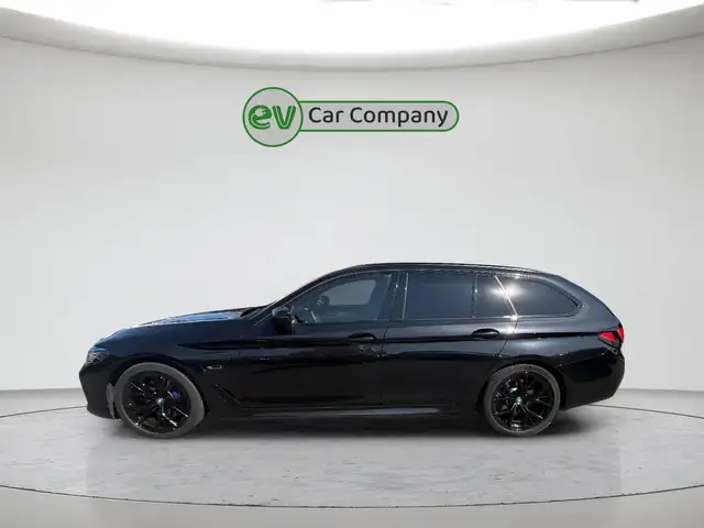 BMW 5 Series view 10