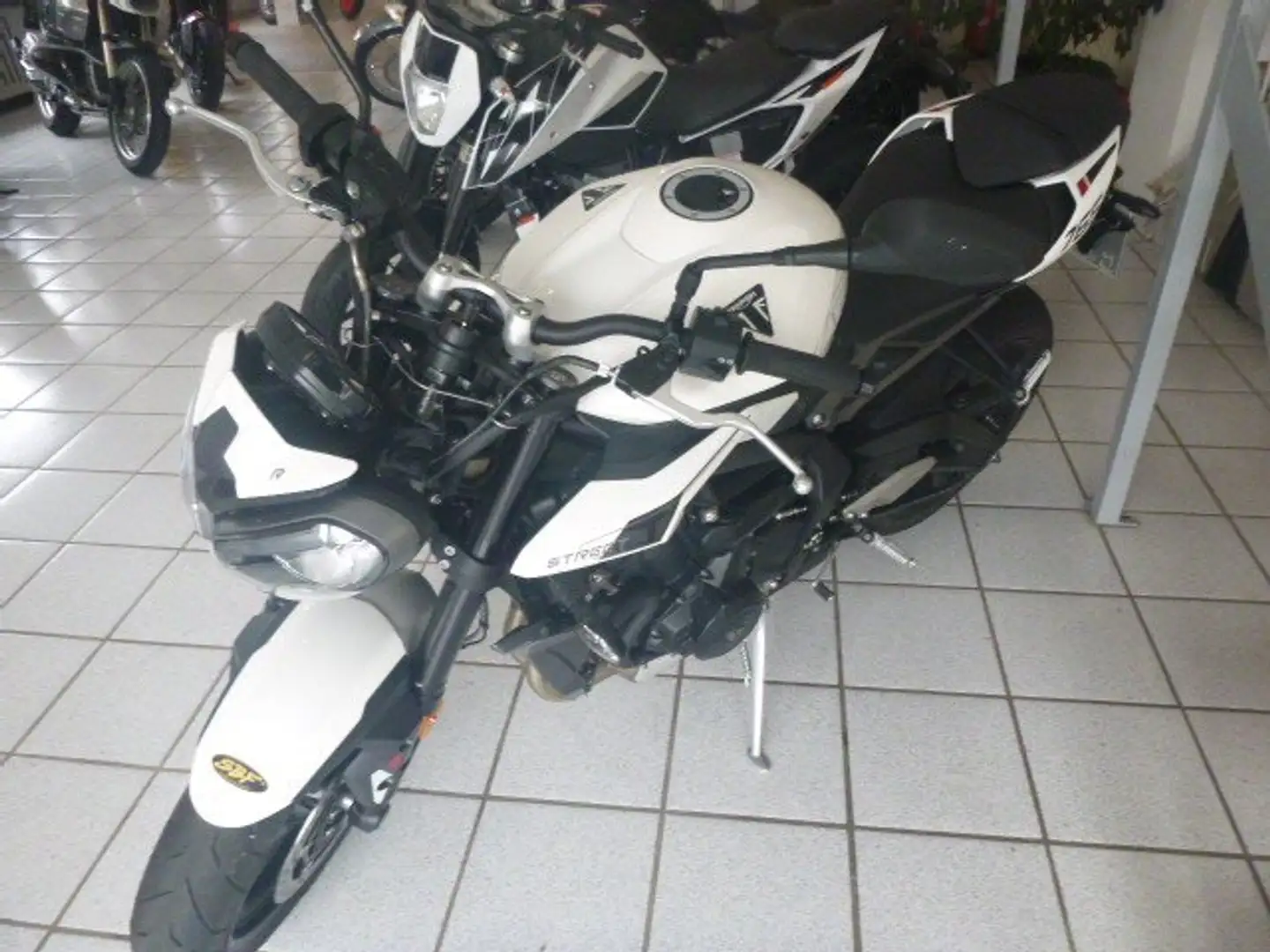 Triumph Street Triple 765 Street Triple R Argent - 2