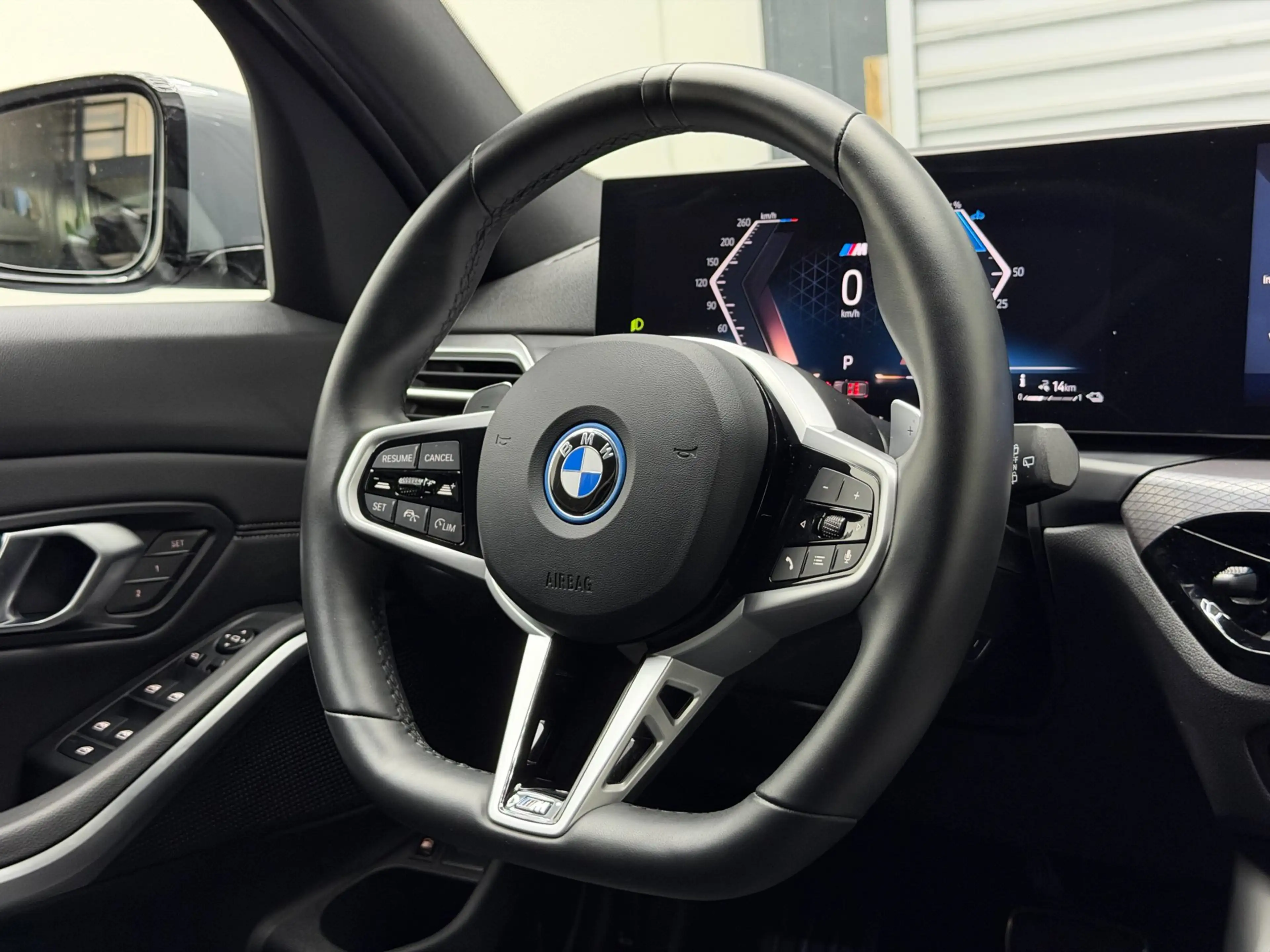 BMW 330 3-serie Touring 330e xDrive M Sport - (360) Camera — photo 19