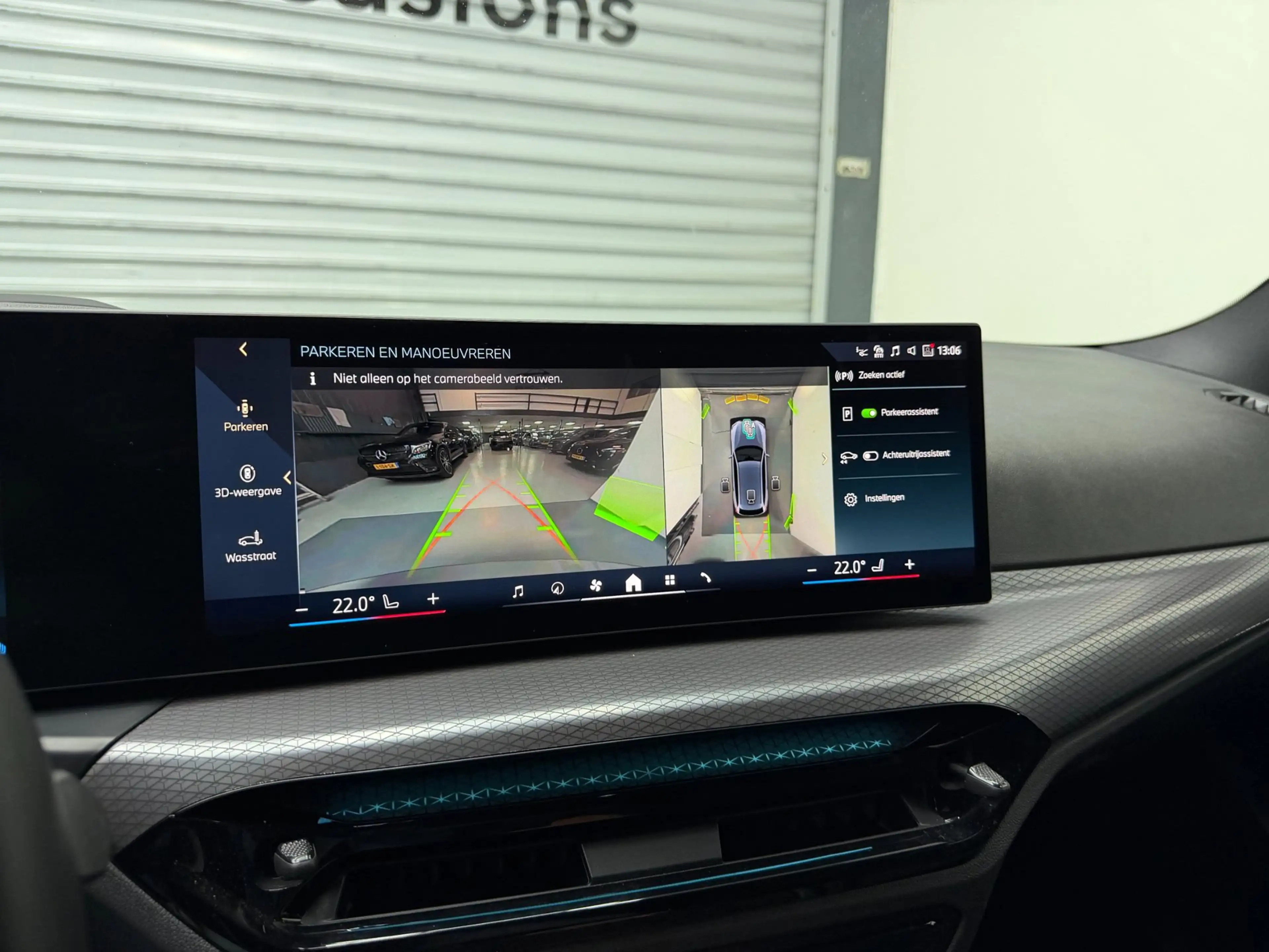 BMW 330 3-serie Touring 330e xDrive M Sport - (360) Camera — photo 25