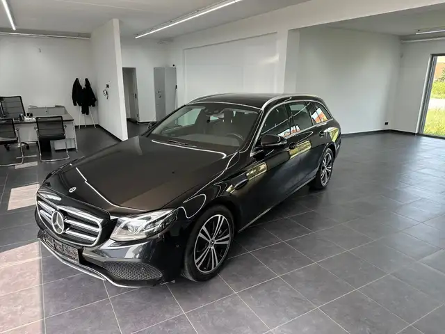Mercedes-Benz E 450 T 4Matic Avantgarde-Multibeam LED-360°Kam