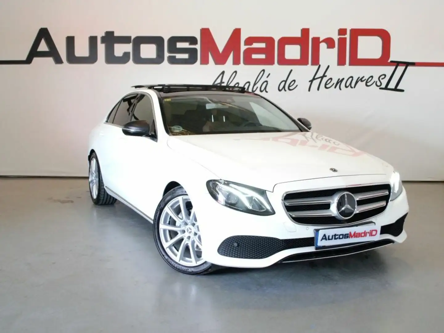 Mercedes-Benz E 200 d Білий - 1