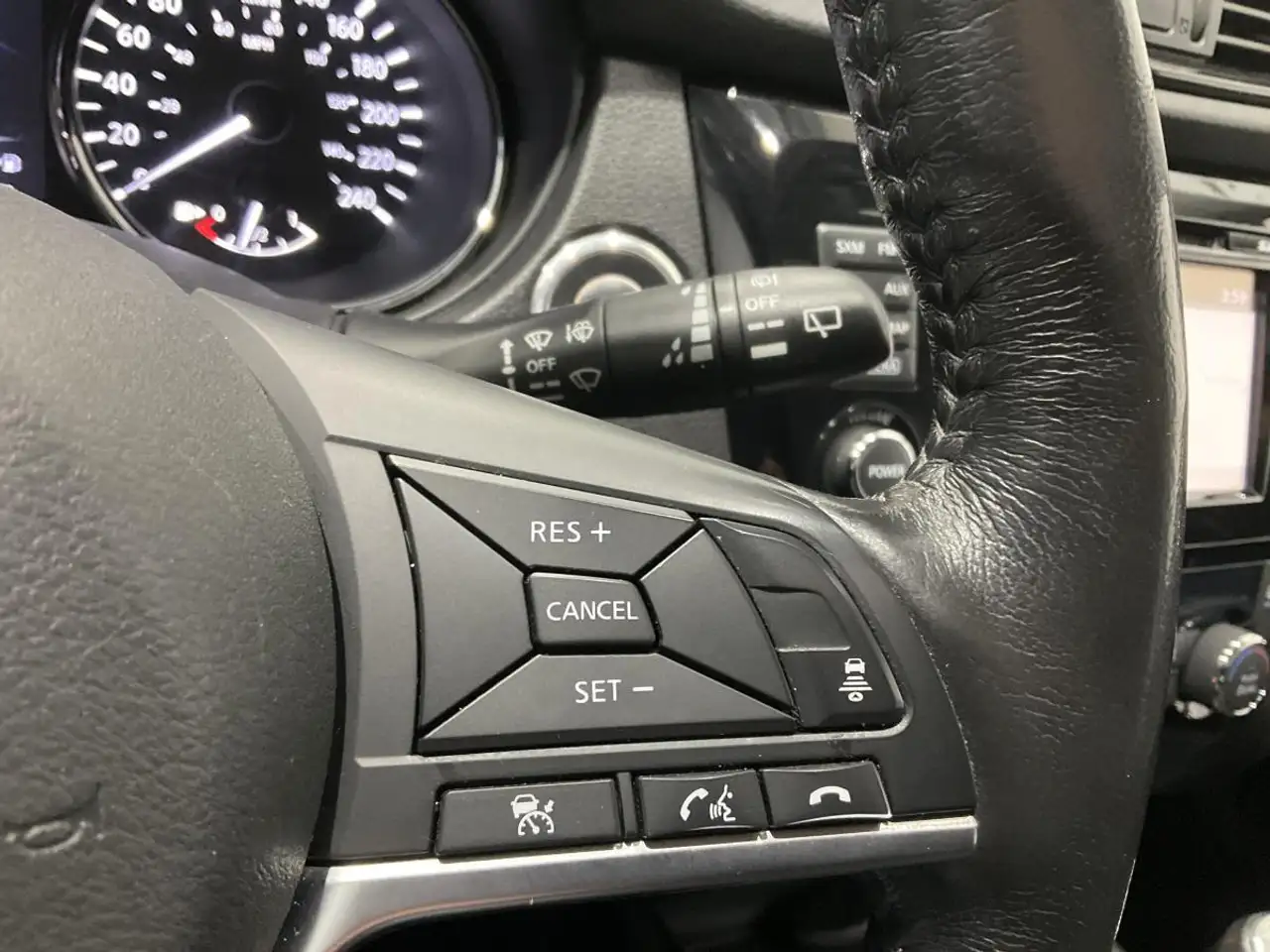 Nissan Qashqai снимка Nissan Qashqai