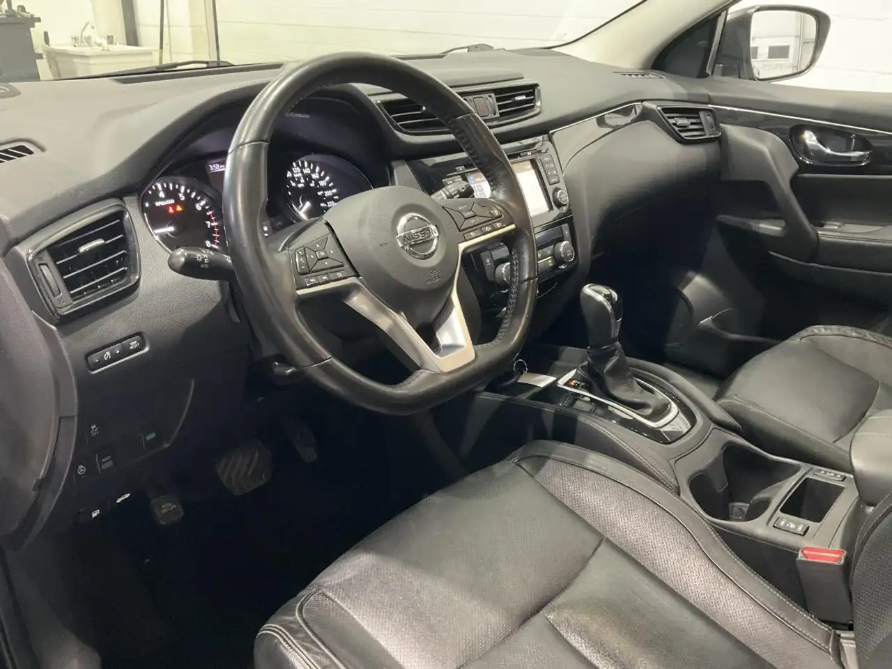 Nissan Qashqai снимка Nissan Qashqai