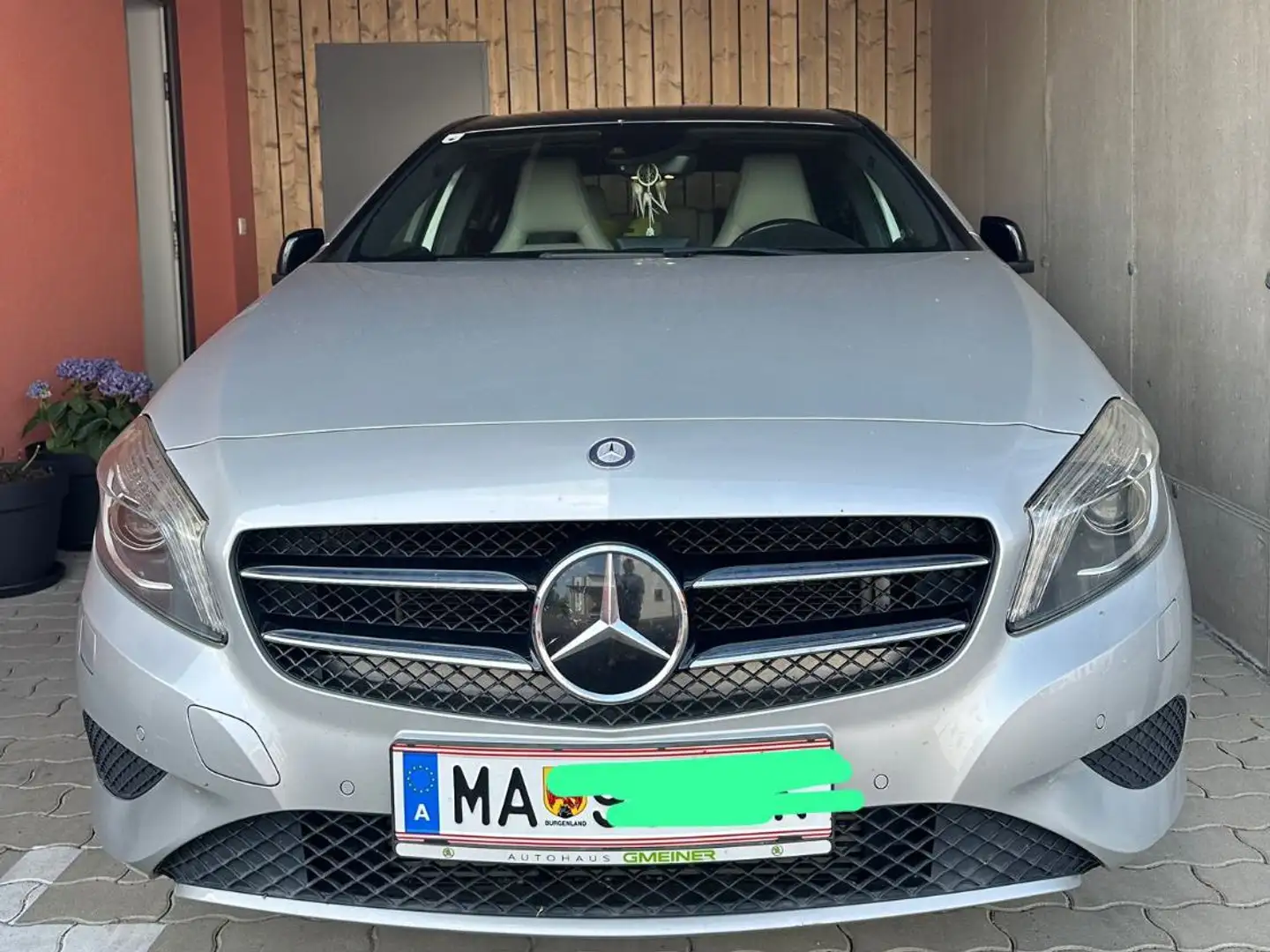Mercedes-Benz 180 Silber - 2