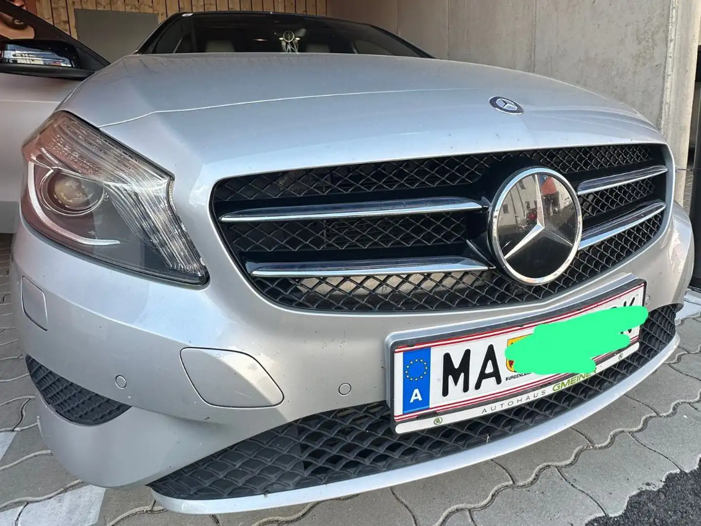 Mercedes-Benz 180 Silber - 1