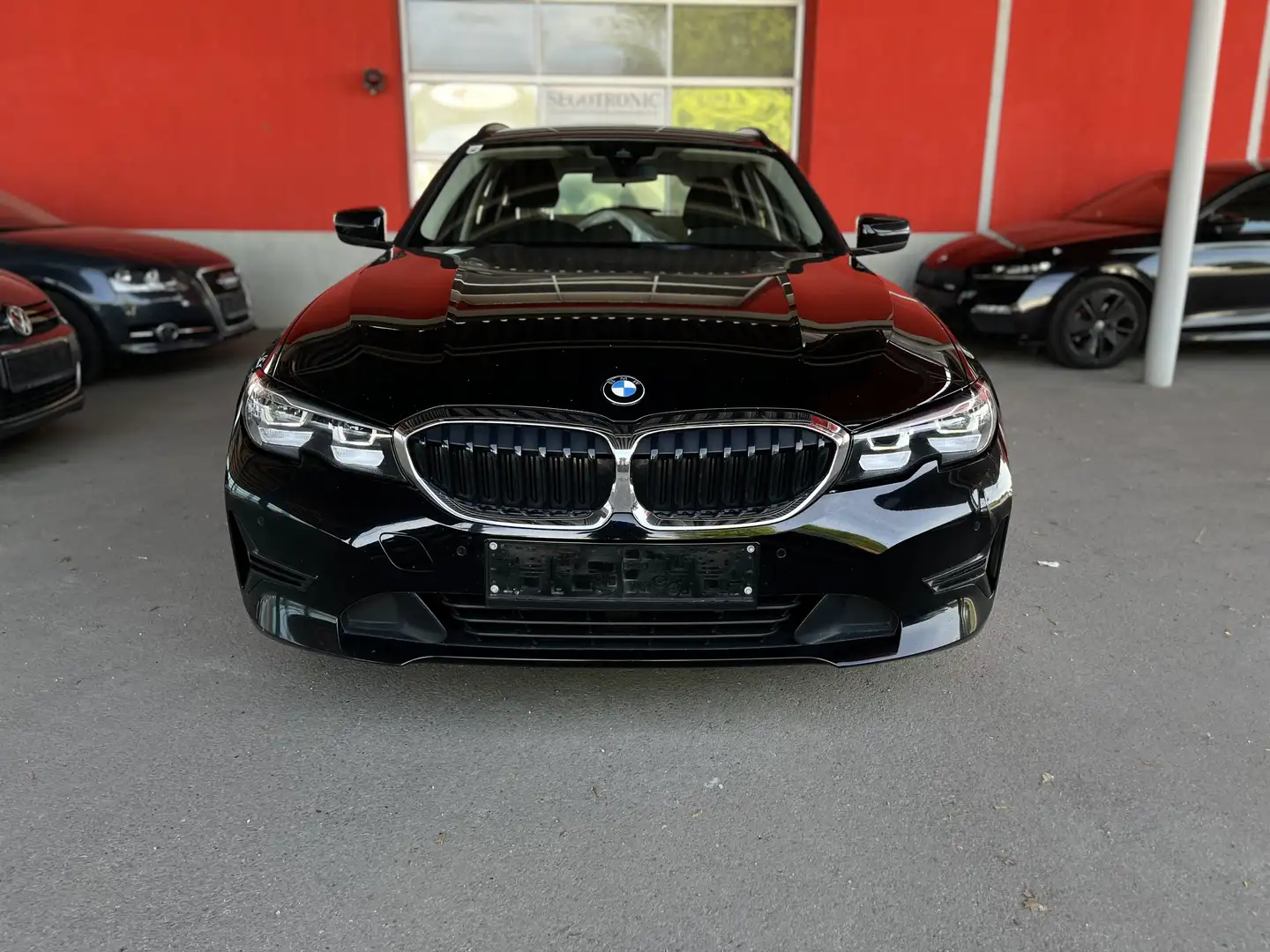 BMW 318 318d Touring Aut. *ERSTBESITZ* - 2