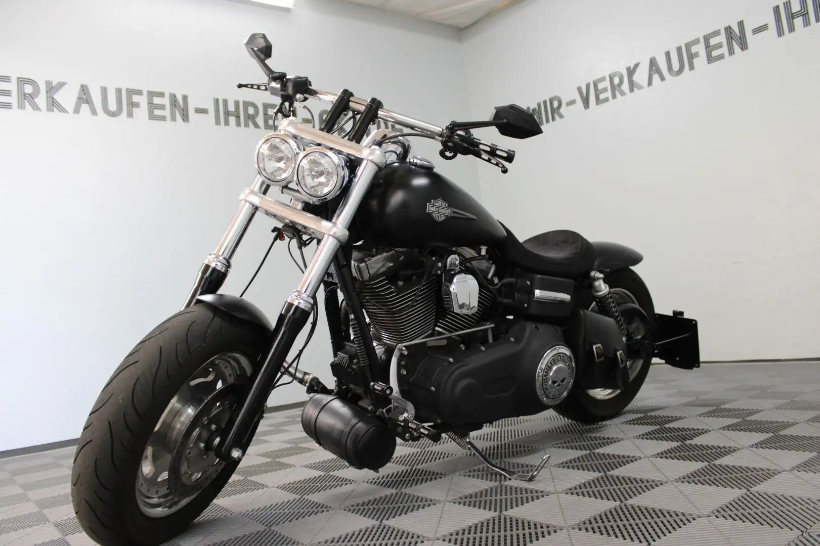 Harley-Davidson FXD F FAT BOB / BOBBER 5HD Penzl Černá - 1