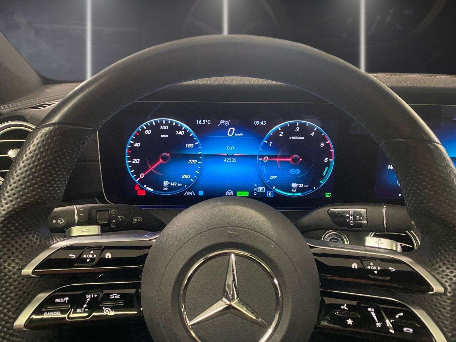 Mercedes-Benz E 300