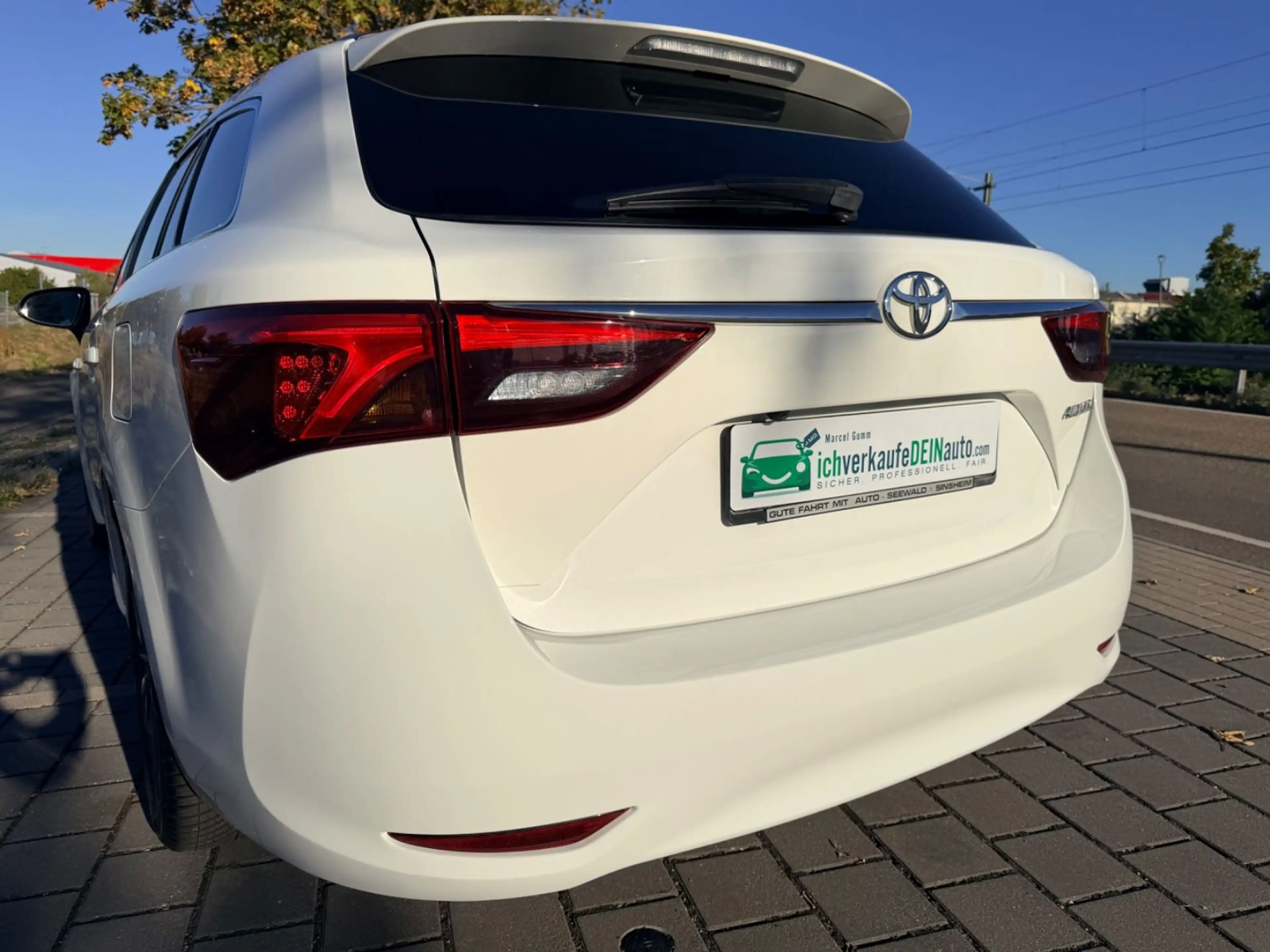 Toyota Avensis Touring Sports Team D — photo 13