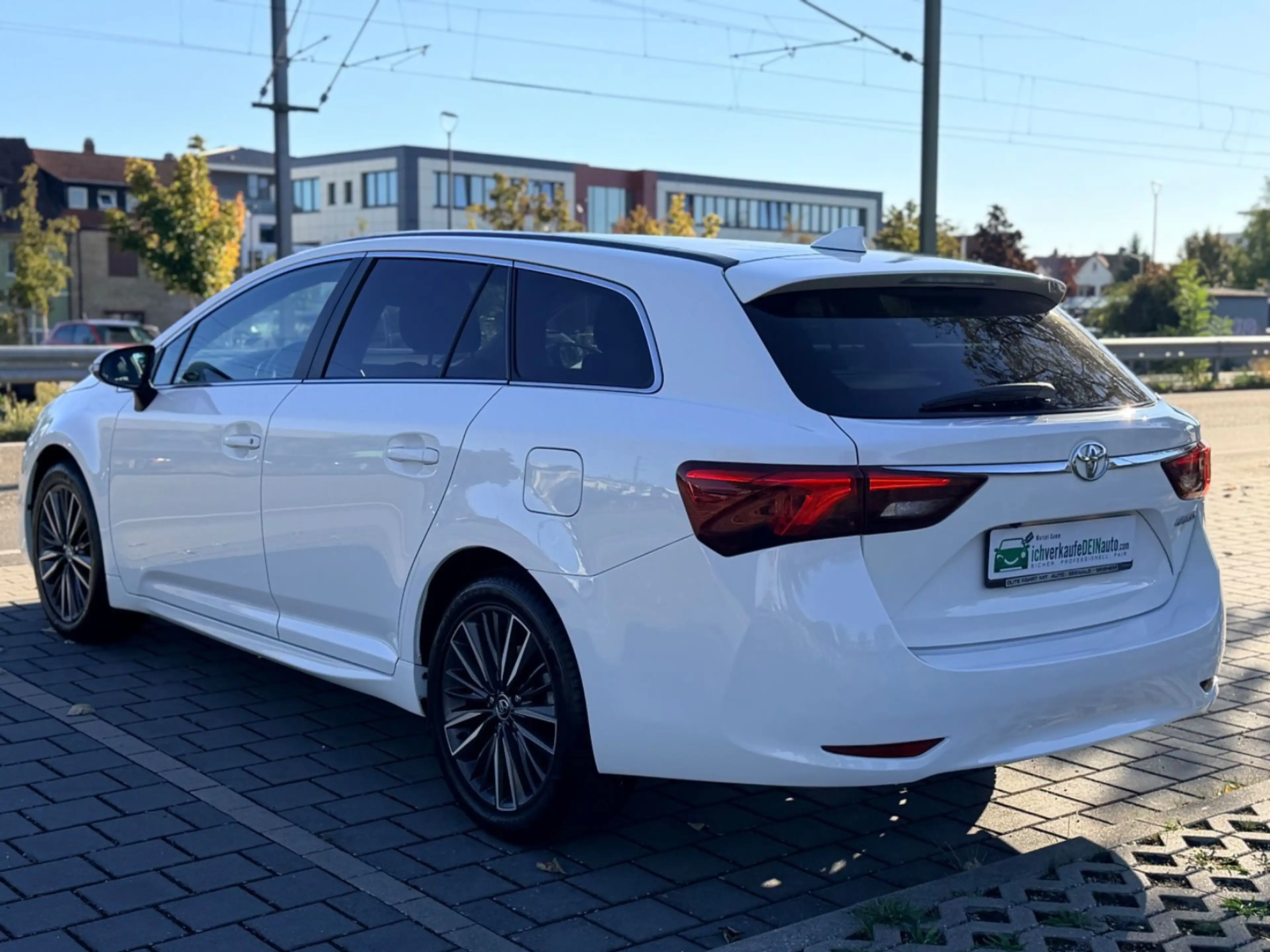 Toyota Avensis Touring Sports Team D — photo 17