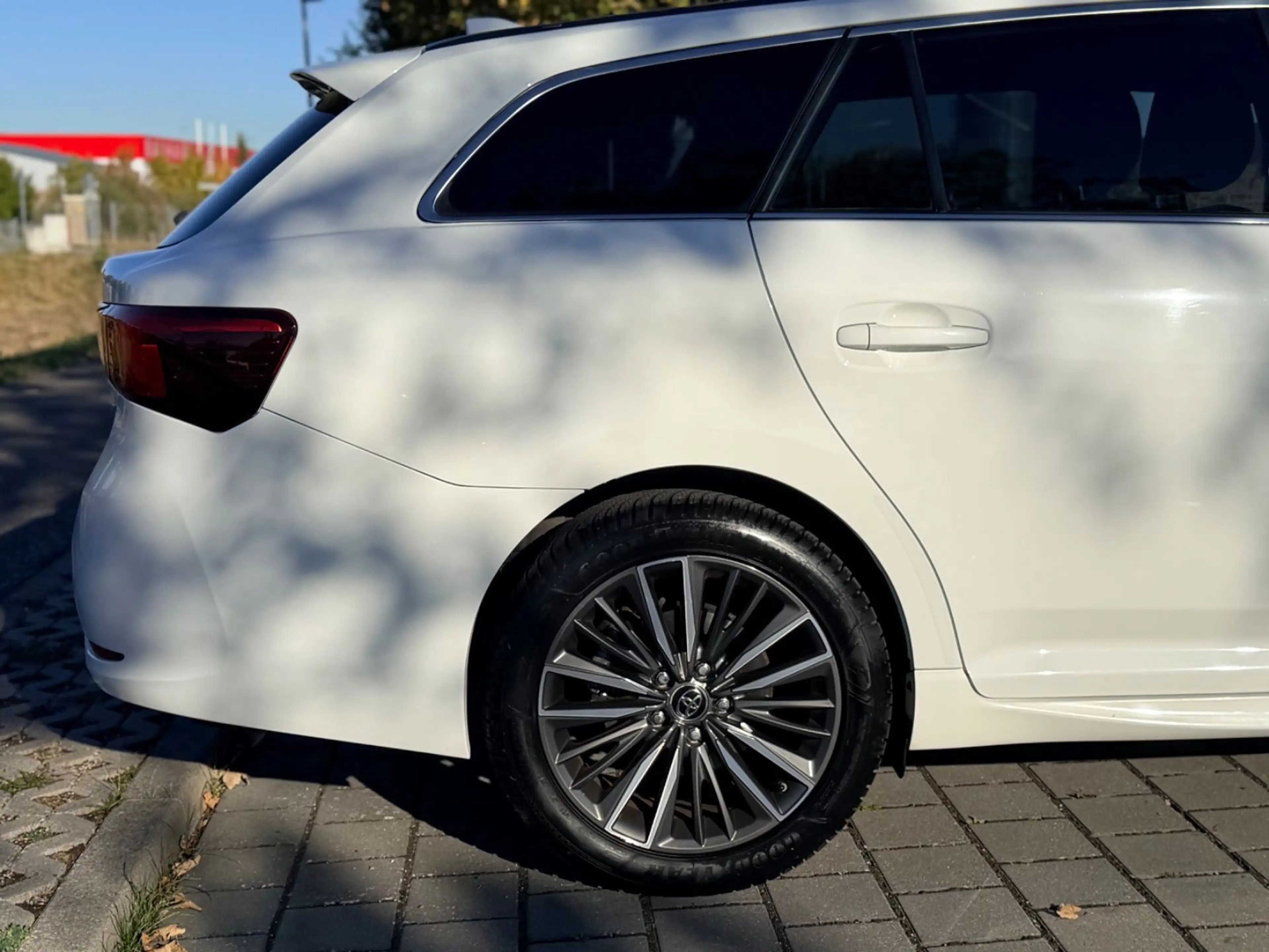 Toyota Avensis Touring Sports Team D — photo 10