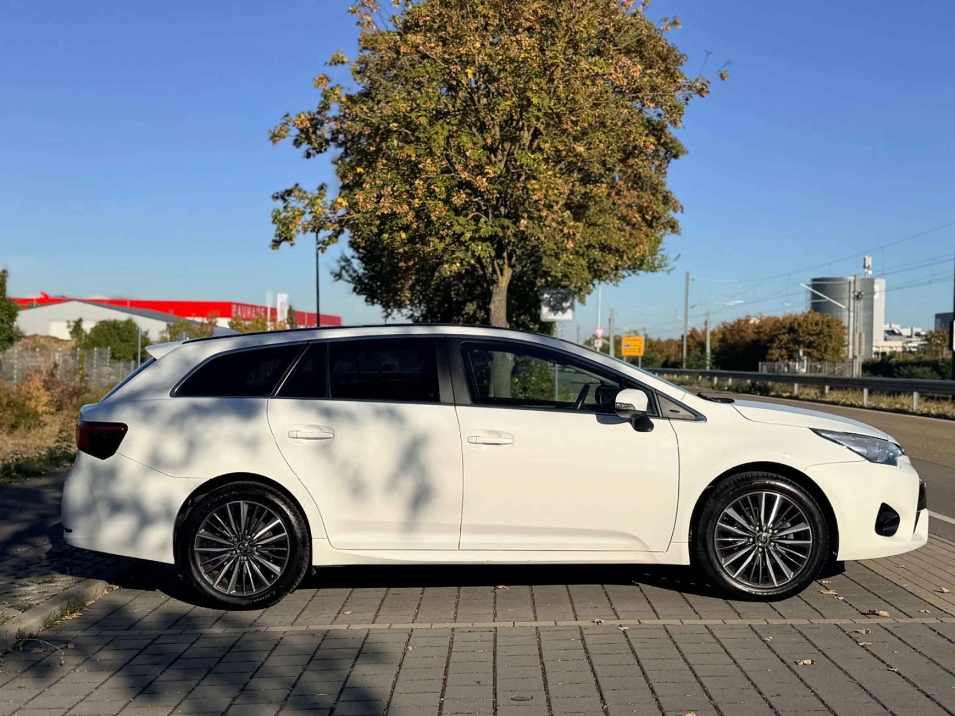 Toyota Avensis Touring Sports Team D — photo 7