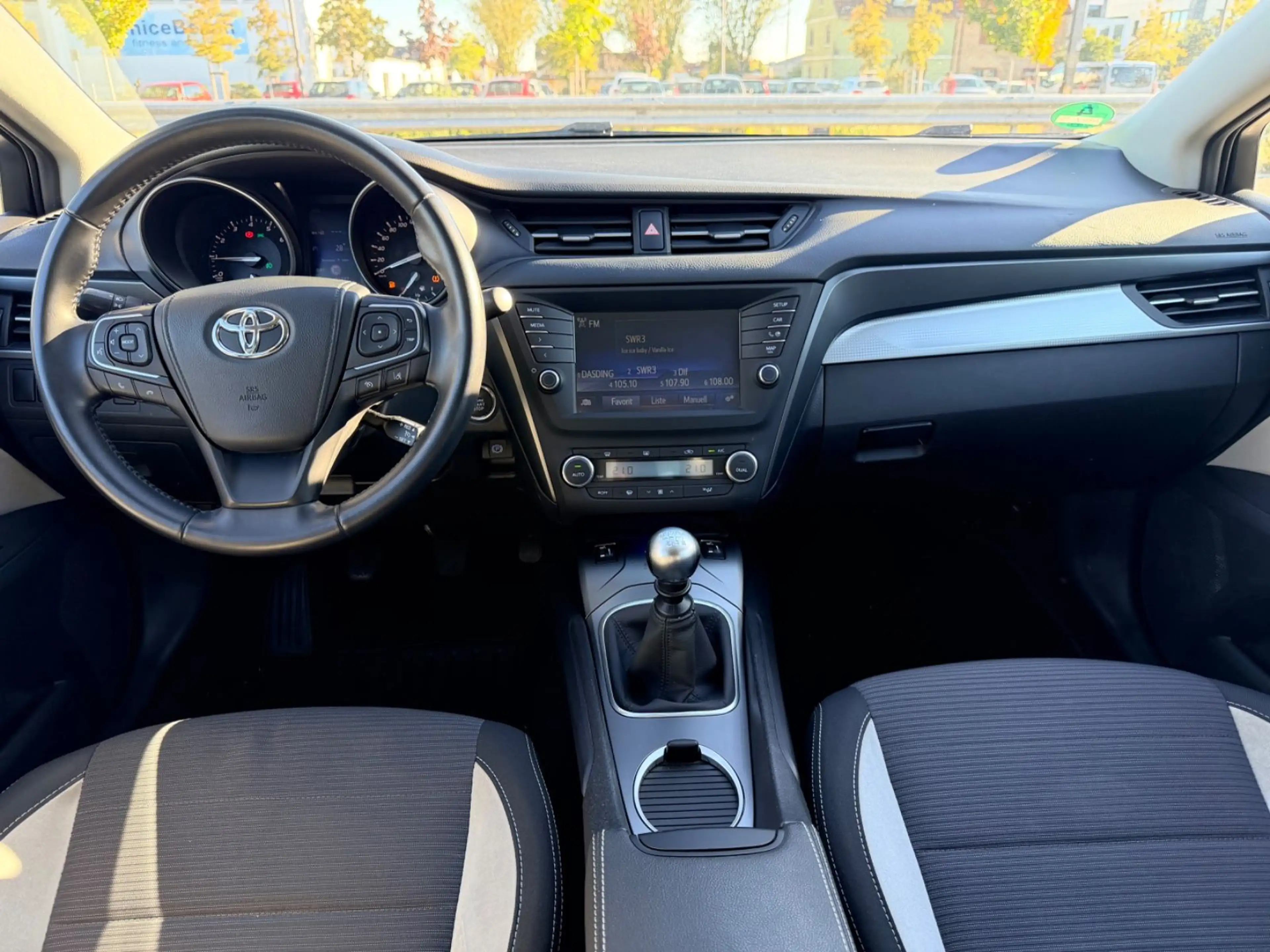 Toyota Avensis Touring Sports Team D — photo 30