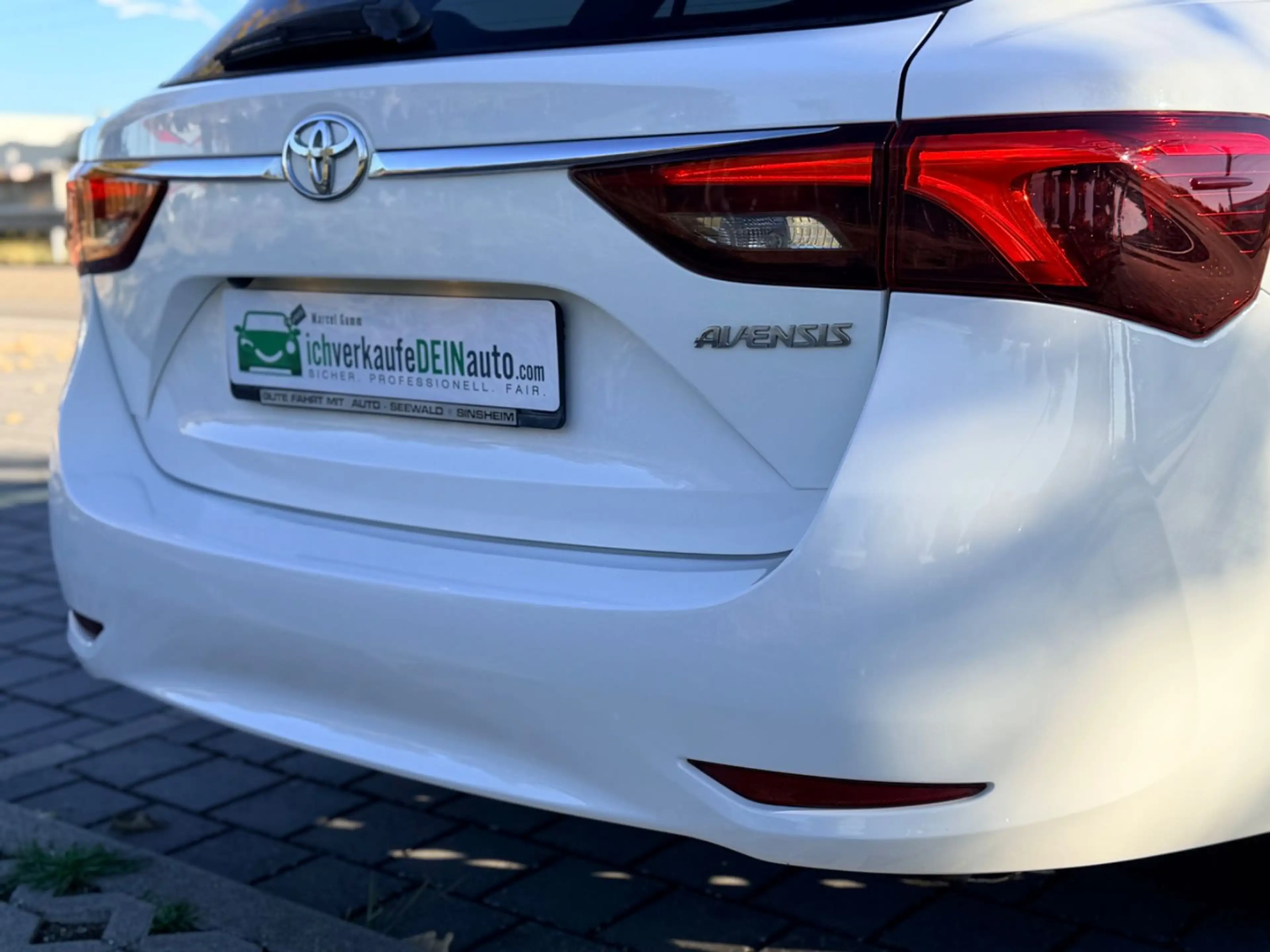 Toyota Avensis Touring Sports Team D — photo 16