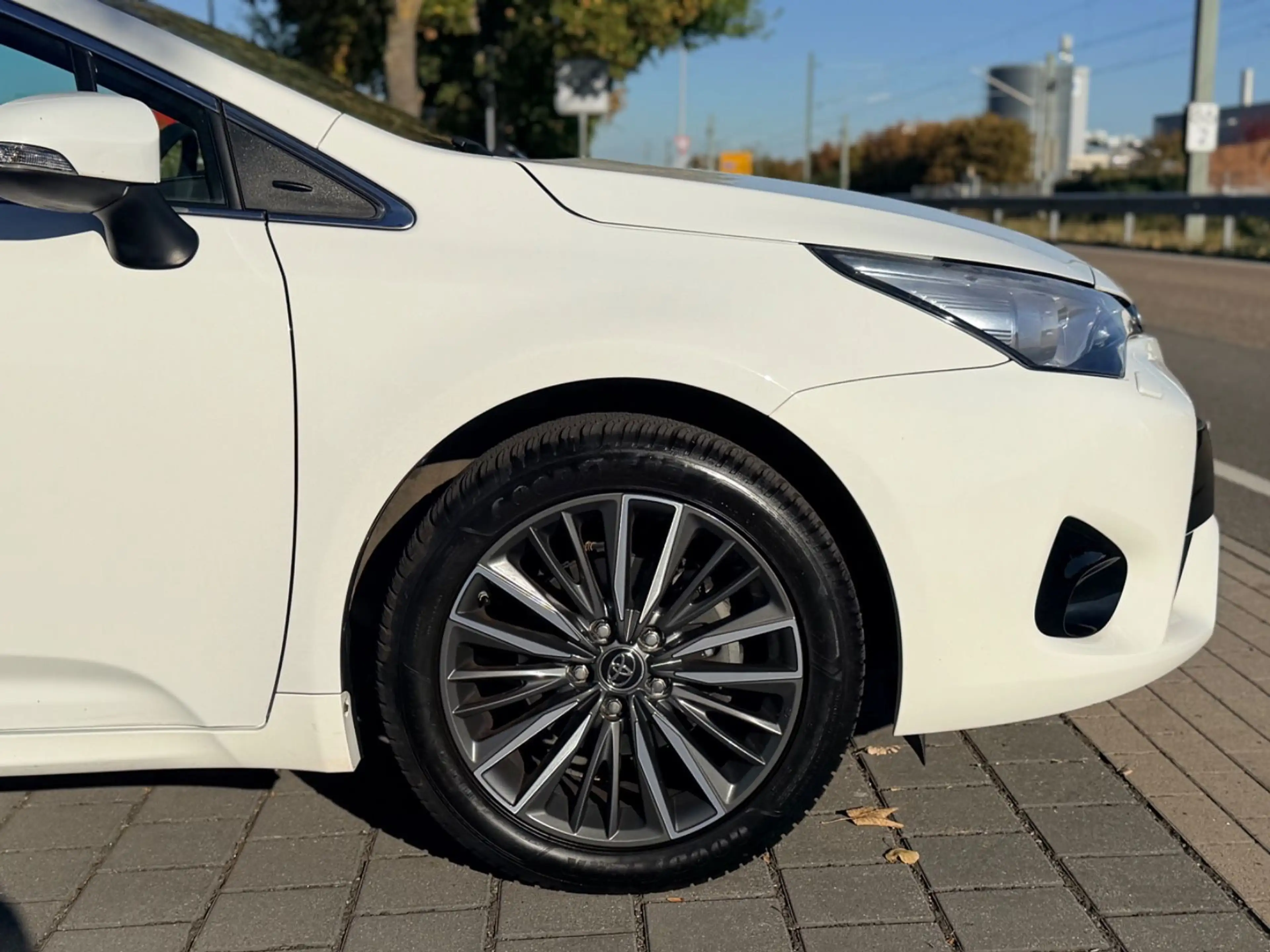 Toyota Avensis Touring Sports Team D — photo 9