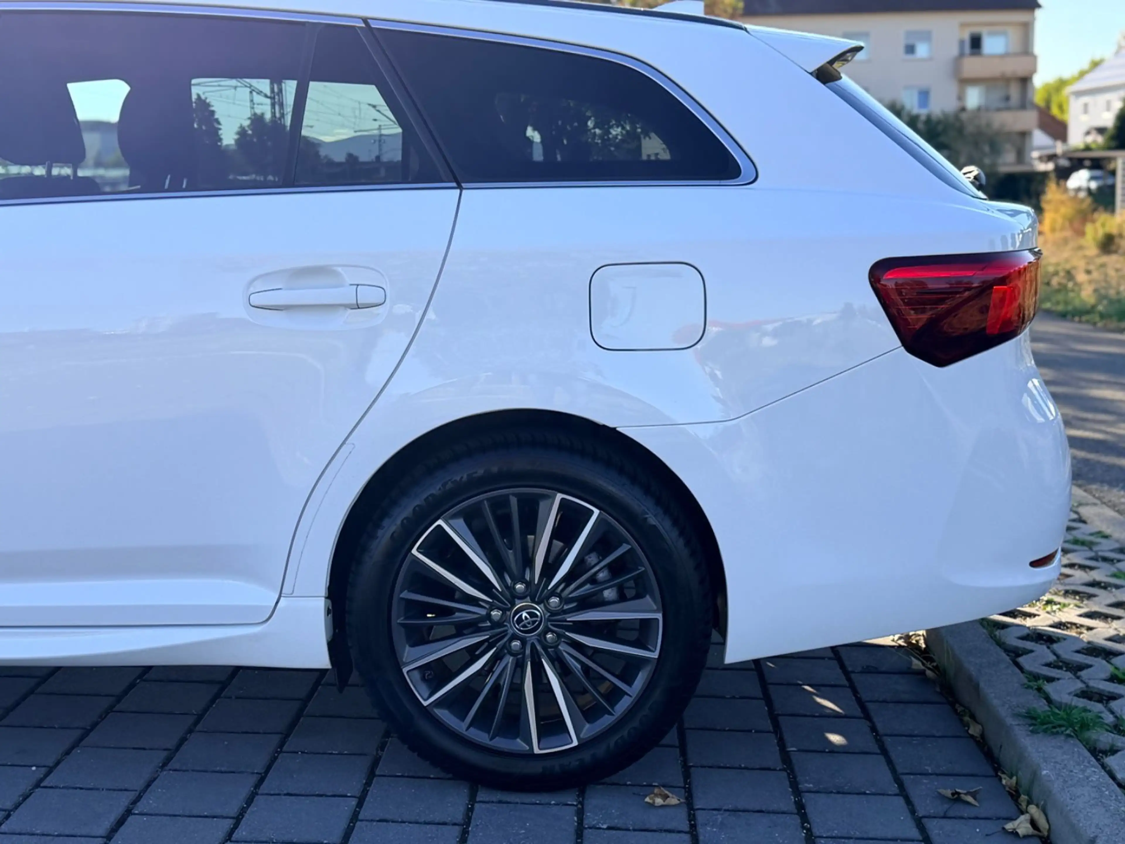 Toyota Avensis Touring Sports Team D — photo 20