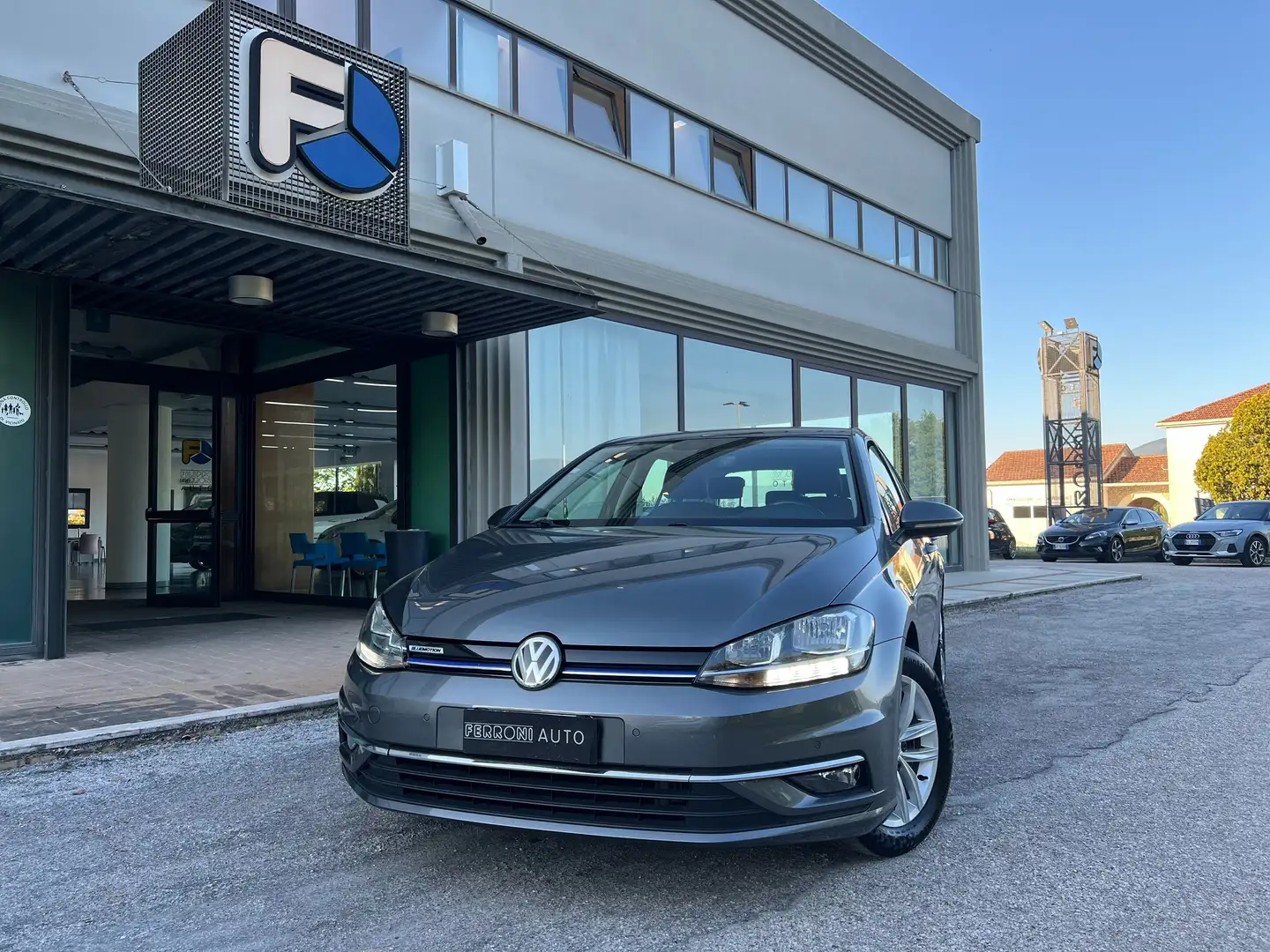Volkswagen Golf Golf 5p 1.4 tgi HIGHLINE  110cv Gris - 1