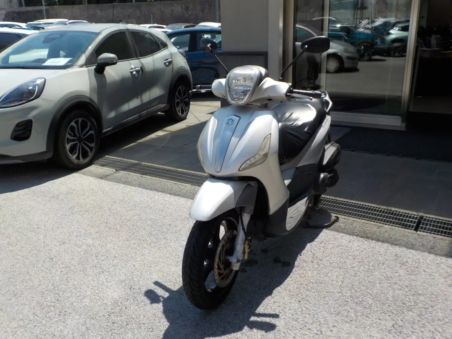 Piaggio Beverly 350 Anno 2012 Gris - 1