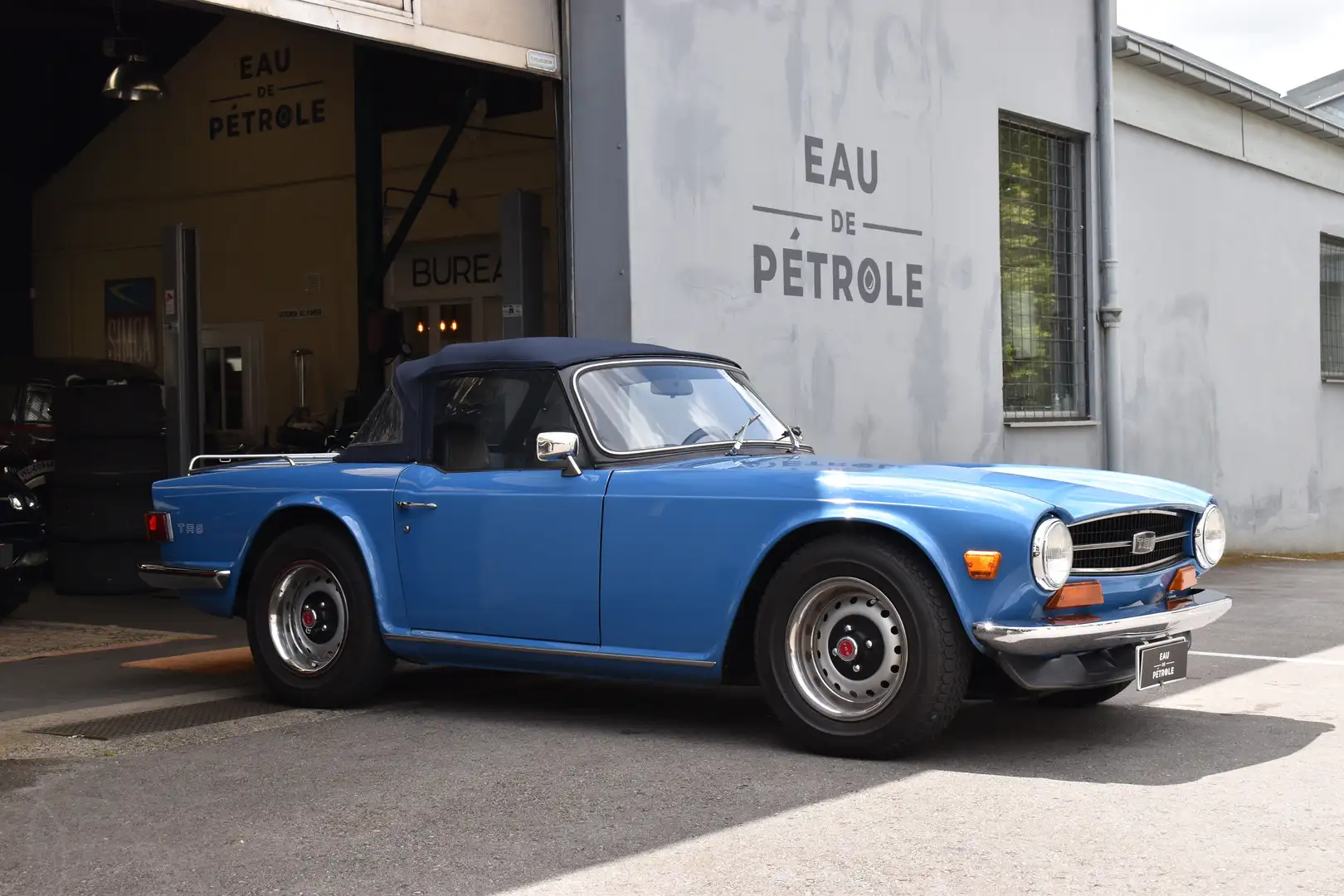 Triumph TR6 Azul - 1