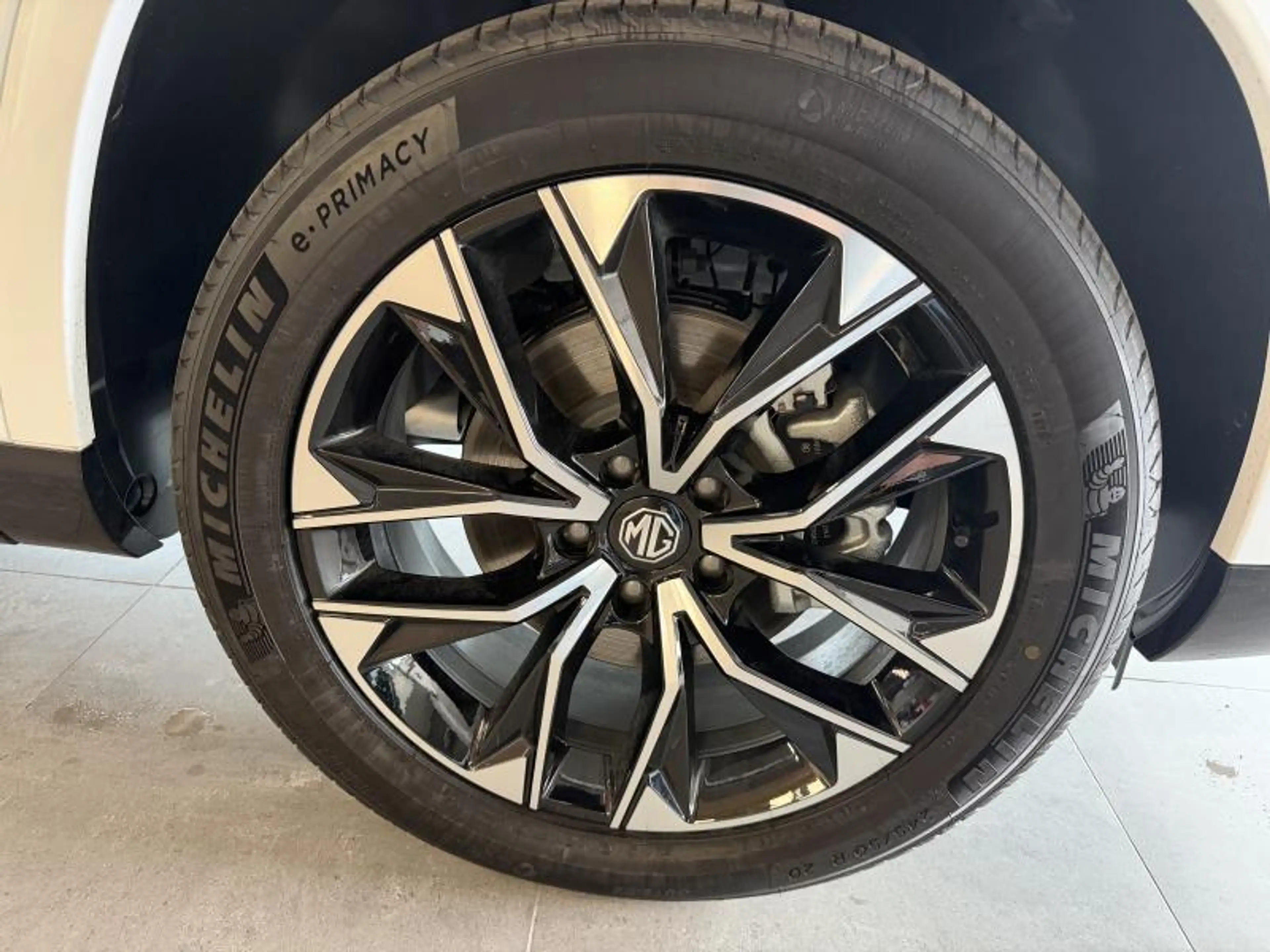 MG MGS9 1.5T-GDi 7ZIT Premium PHEV | FULL OPTION — photo 9