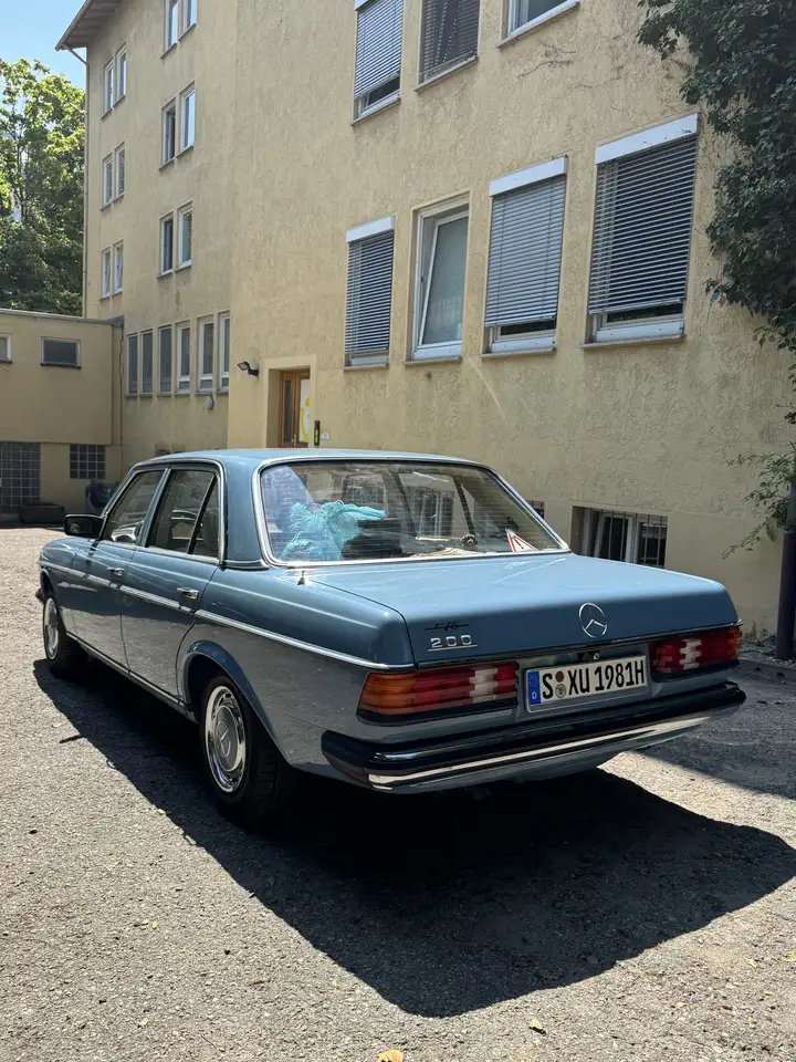 Mercedes-Benz 200 W123 (1981) Chinablau mit H-Kennzeichen, foto 5