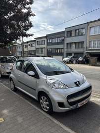 1.4 HDi Black & Silver Edition