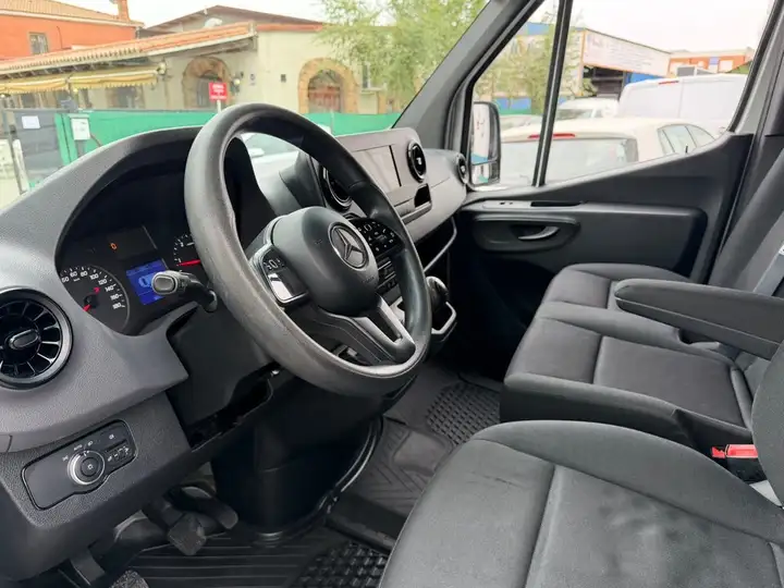 Mercedes-Benz Sprinter 2021, foto 25