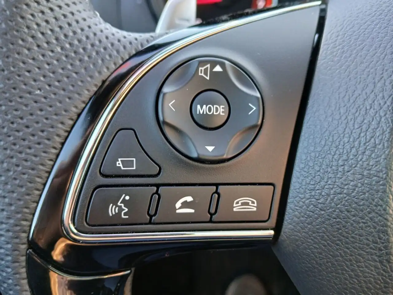 Mitsubishi Eclipse Cross снимка Mitsubishi Eclipse Cross